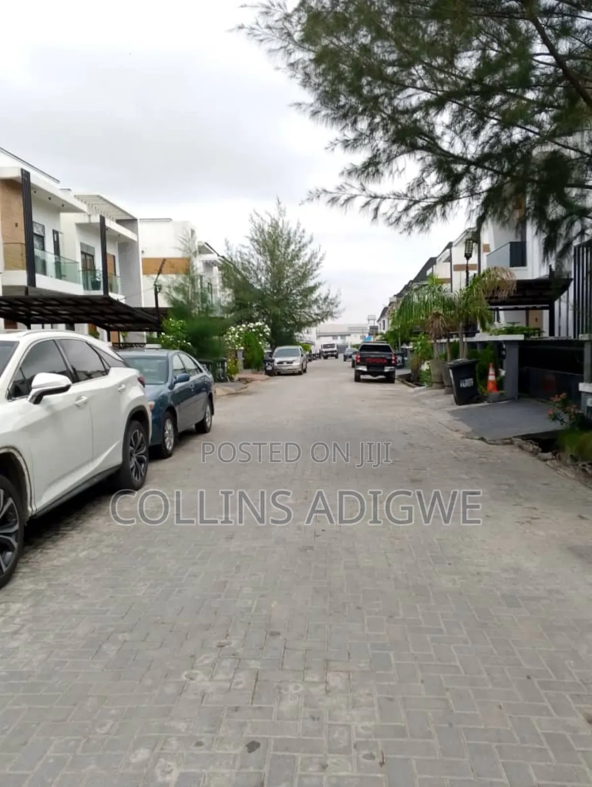 4bdrm Duplex in Chevron for rent in Chevron