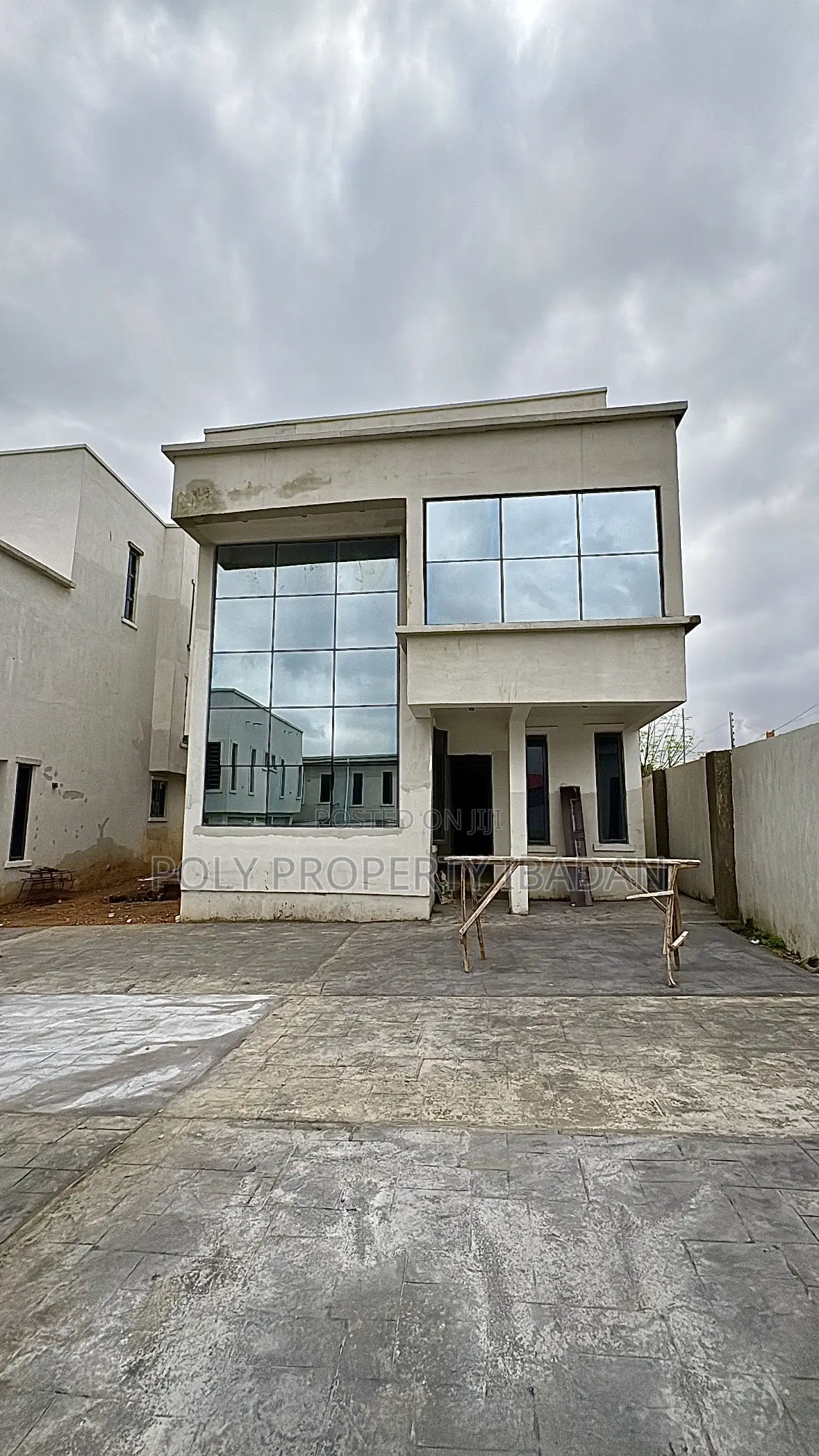4bdrm Penthouse in Cheif Lateef Oyelade, Ibadan for sale in Ibadan