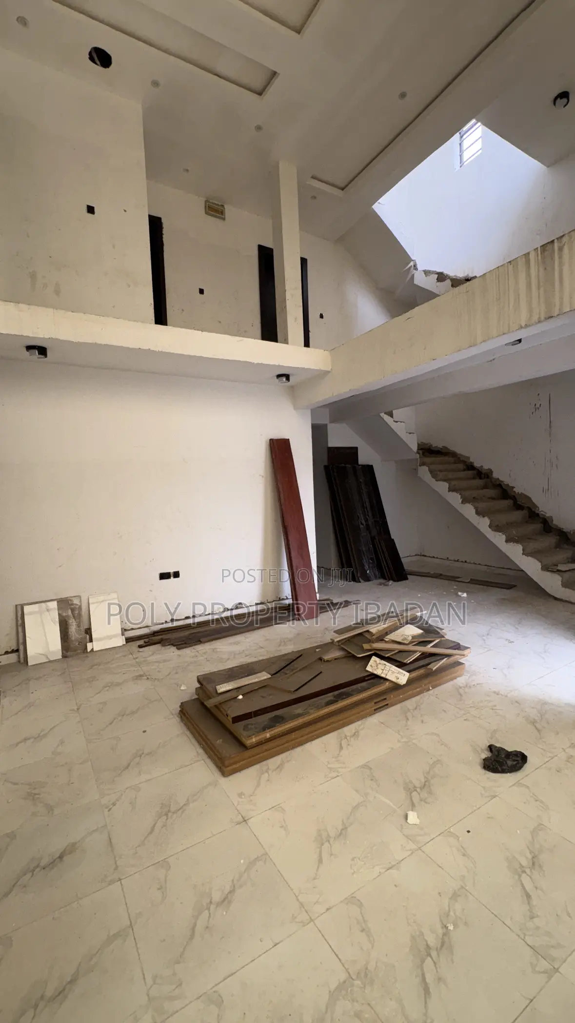 4bdrm Penthouse in Cheif Lateef Oyelade, Ibadan for sale in Ibadan