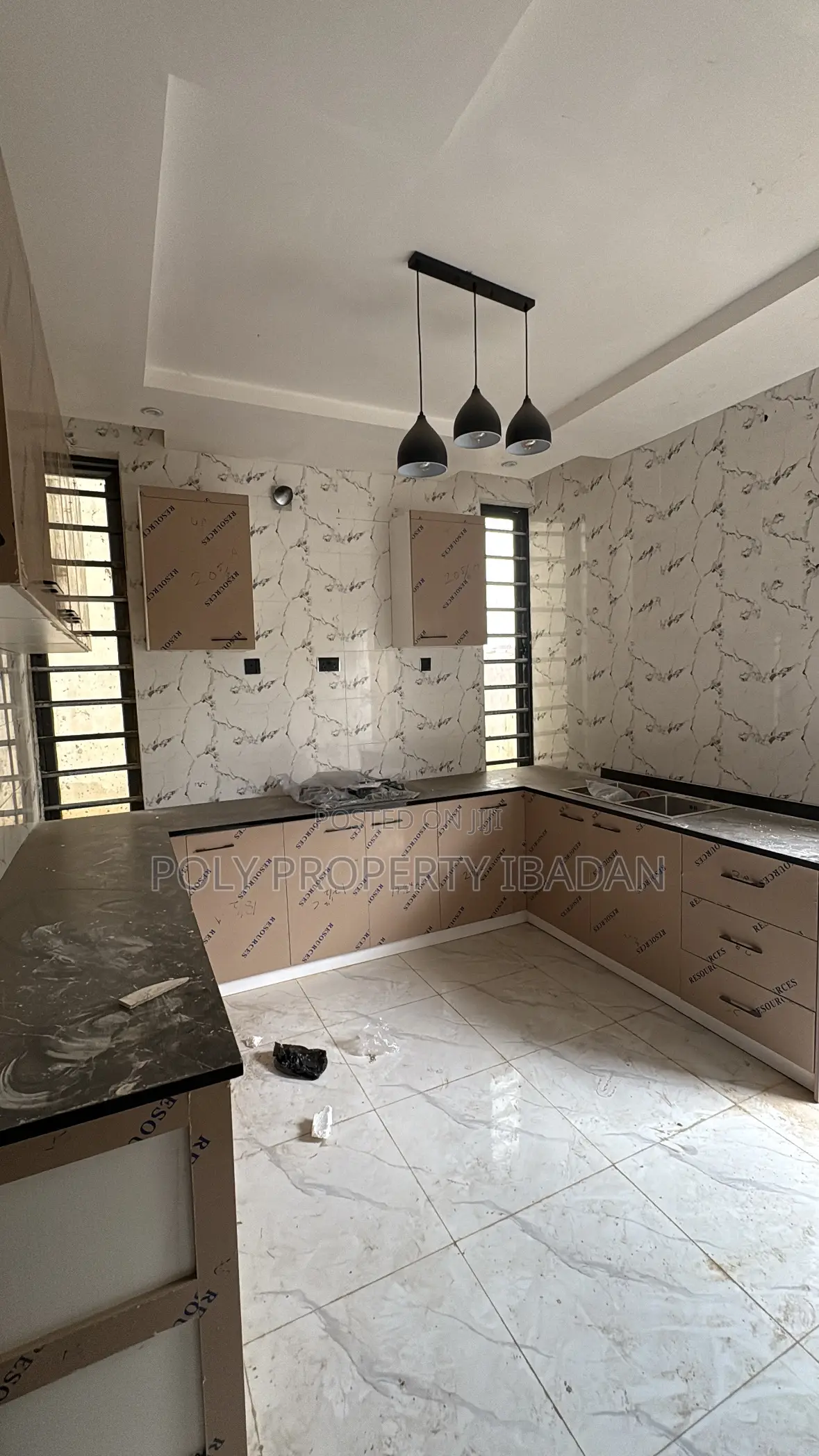4bdrm Penthouse in Cheif Lateef Oyelade, Ibadan for sale in Ibadan