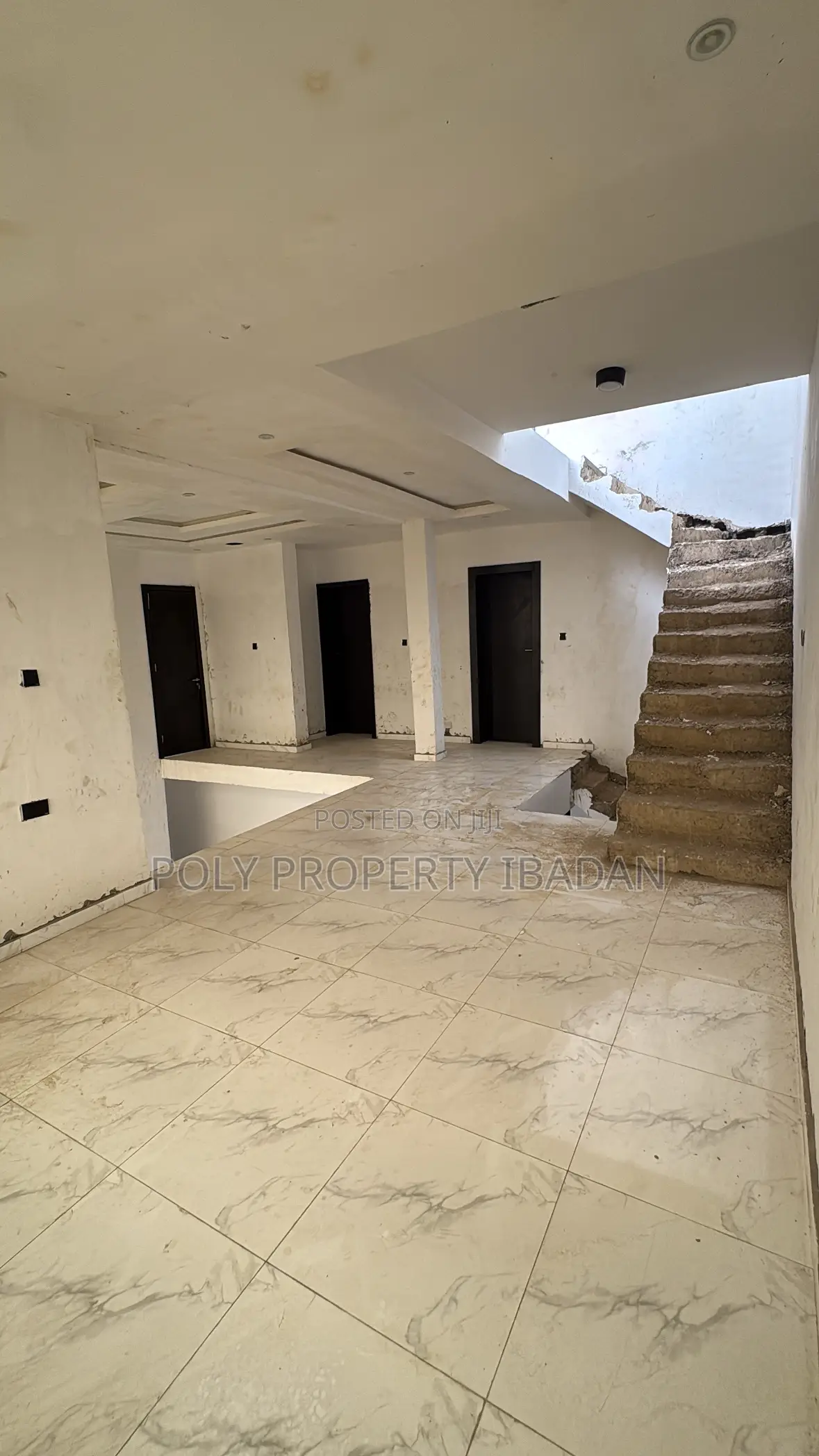 4bdrm Penthouse in Cheif Lateef Oyelade, Ibadan for sale in Ibadan