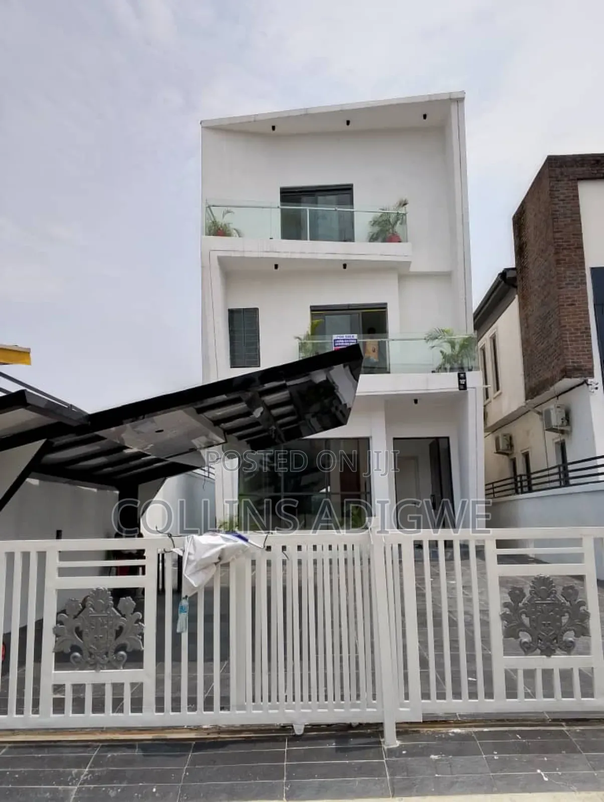 5bdrm Duplex in Call Estate Chevron for sale in Chevron