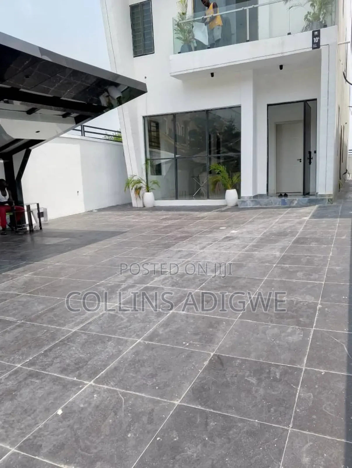 5bdrm Duplex in Call Estate Chevron for sale in Chevron