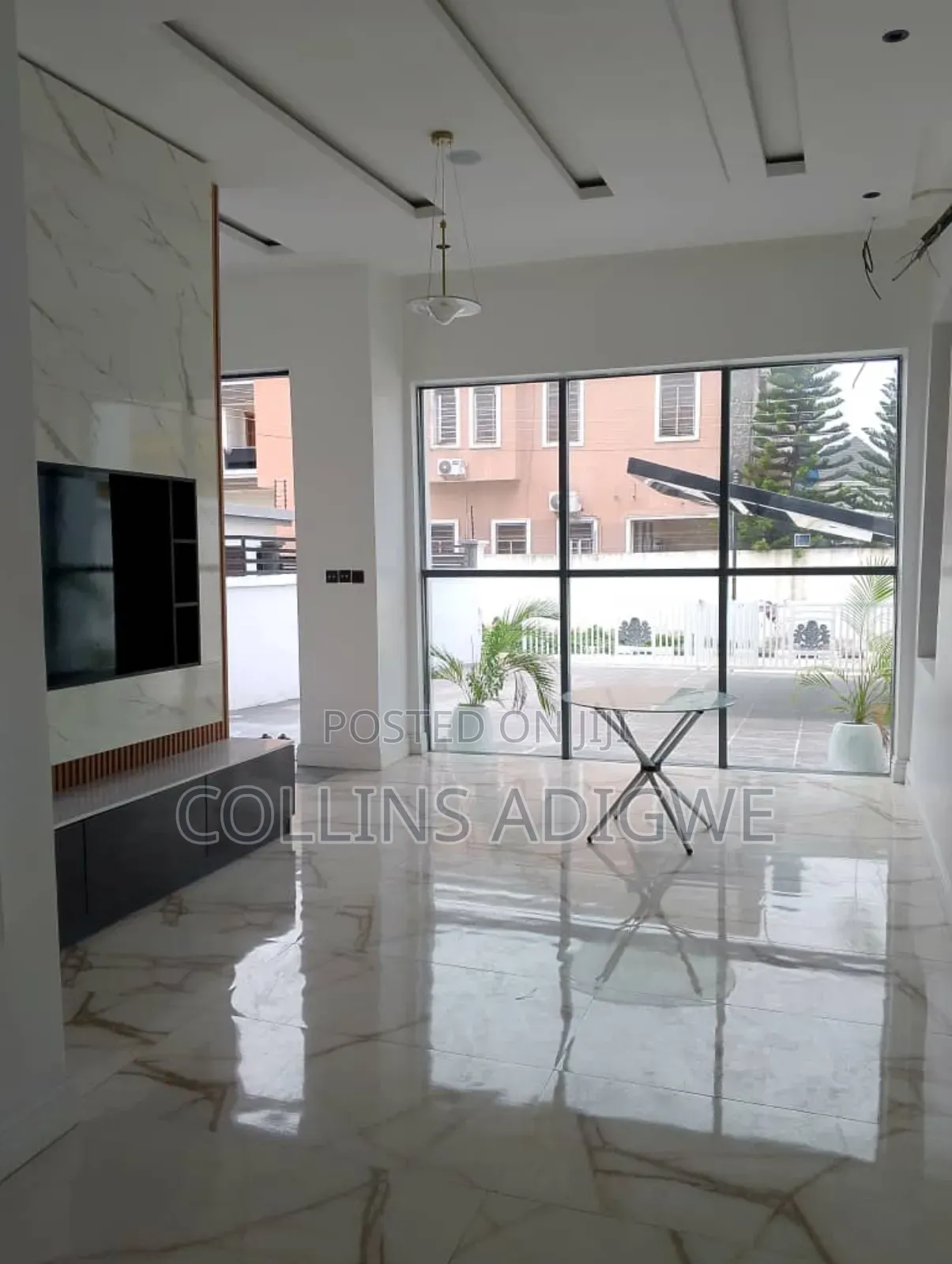 5bdrm Duplex in Call Estate Chevron for sale in Chevron