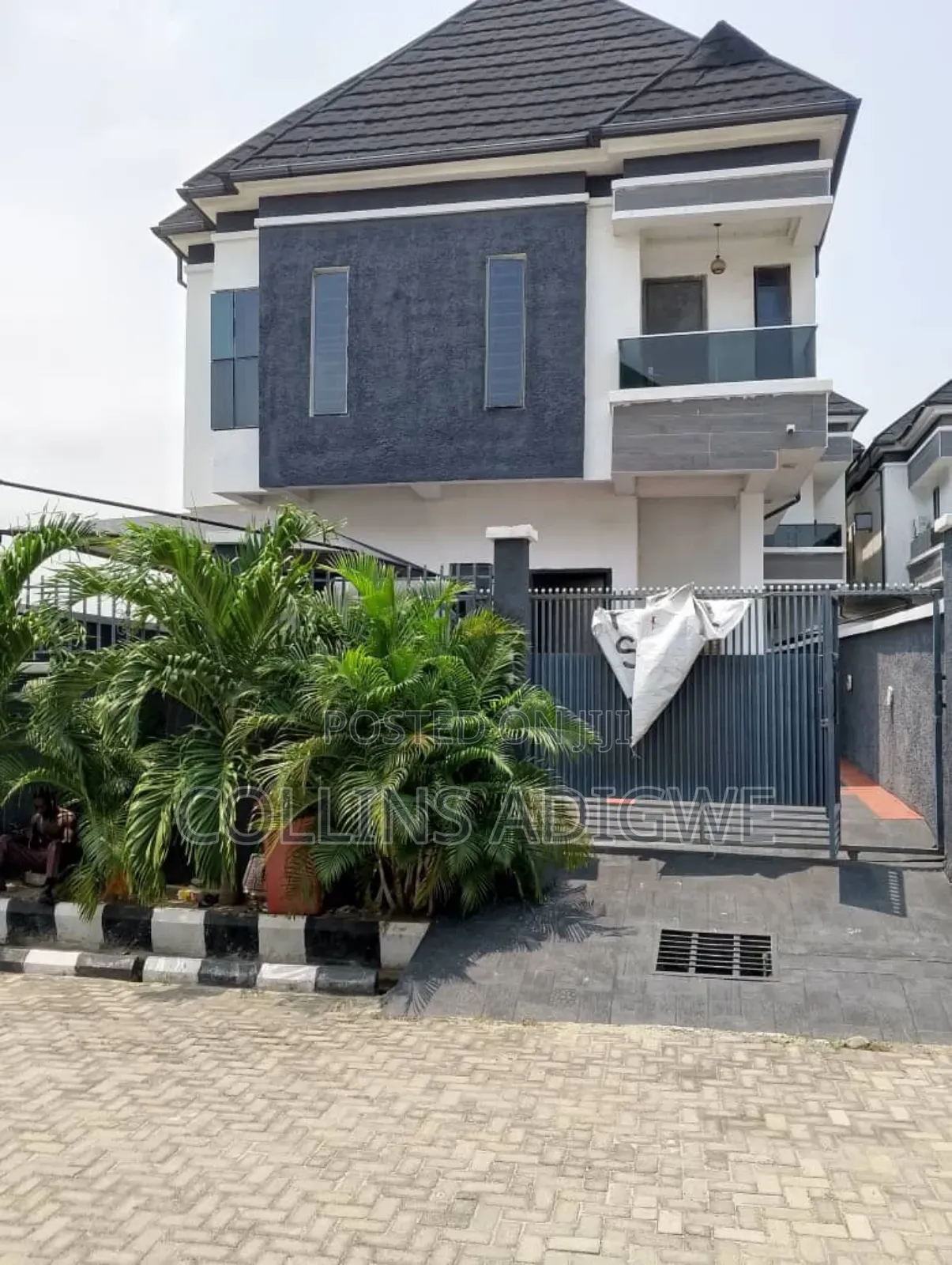 4bdrm Duplex in Chevron Call Estate for sale in Chevron