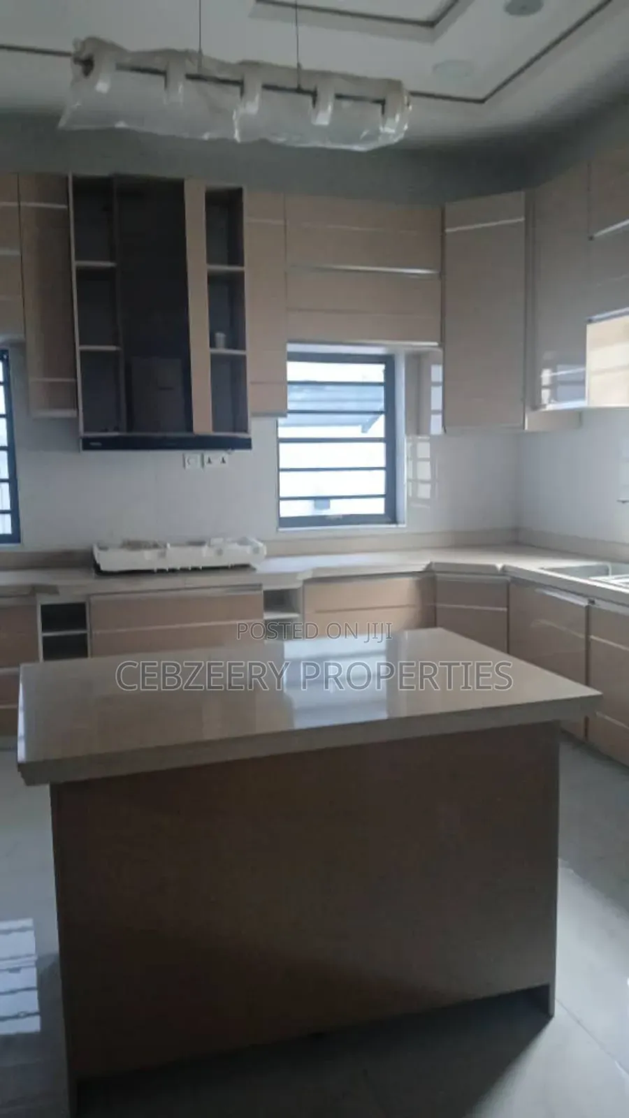 5bdrm Duplex in Omole Phase 1 for rent in Omole Phase 1