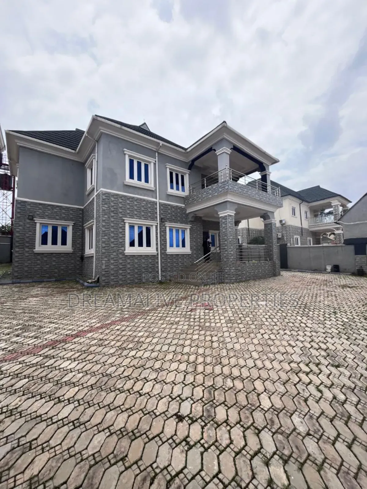 5bdrm Duplex in An Estate, Life Camp for sale in Life Camp