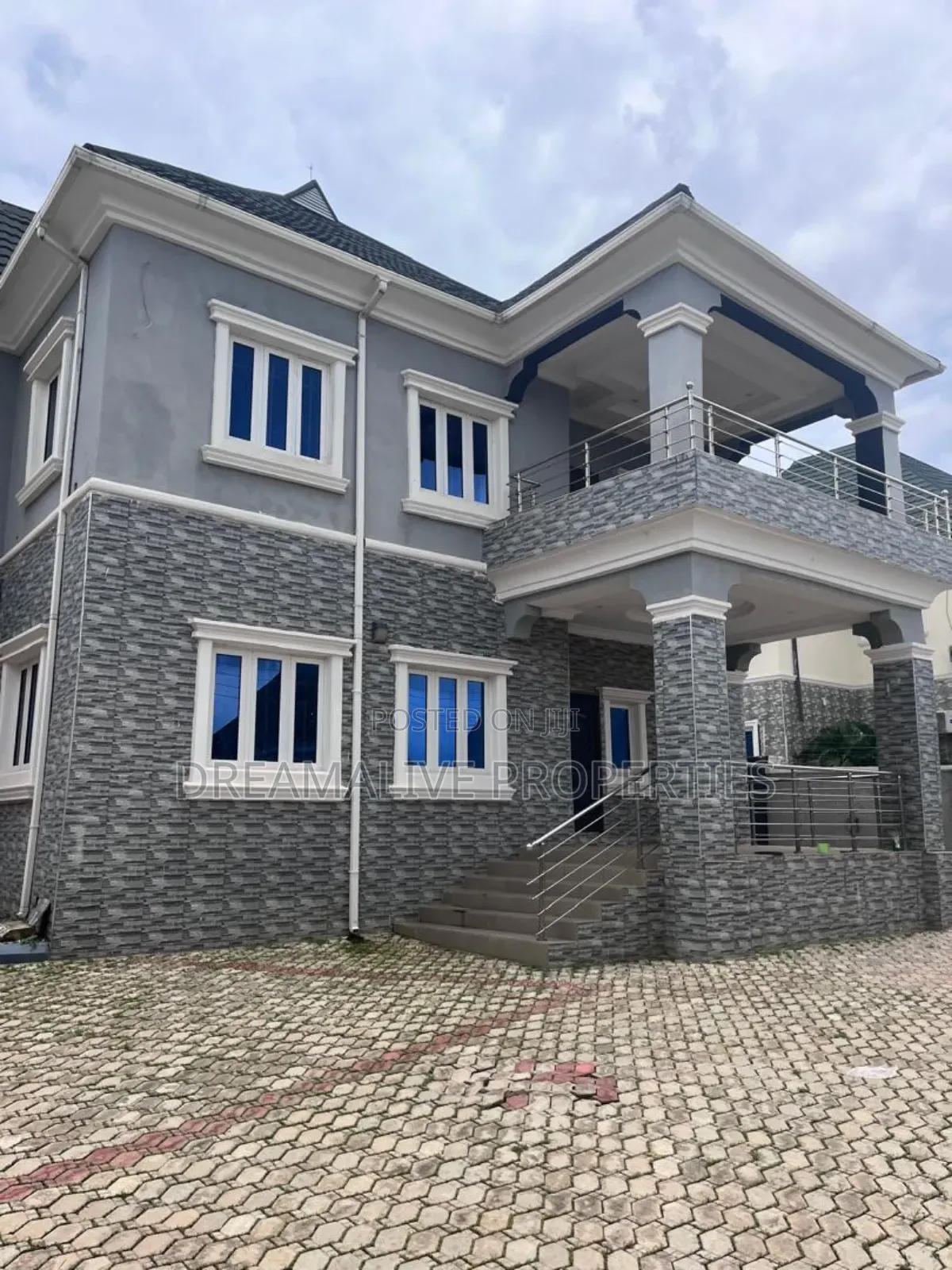 5bdrm Duplex in An Estate, Life Camp for sale in Life Camp