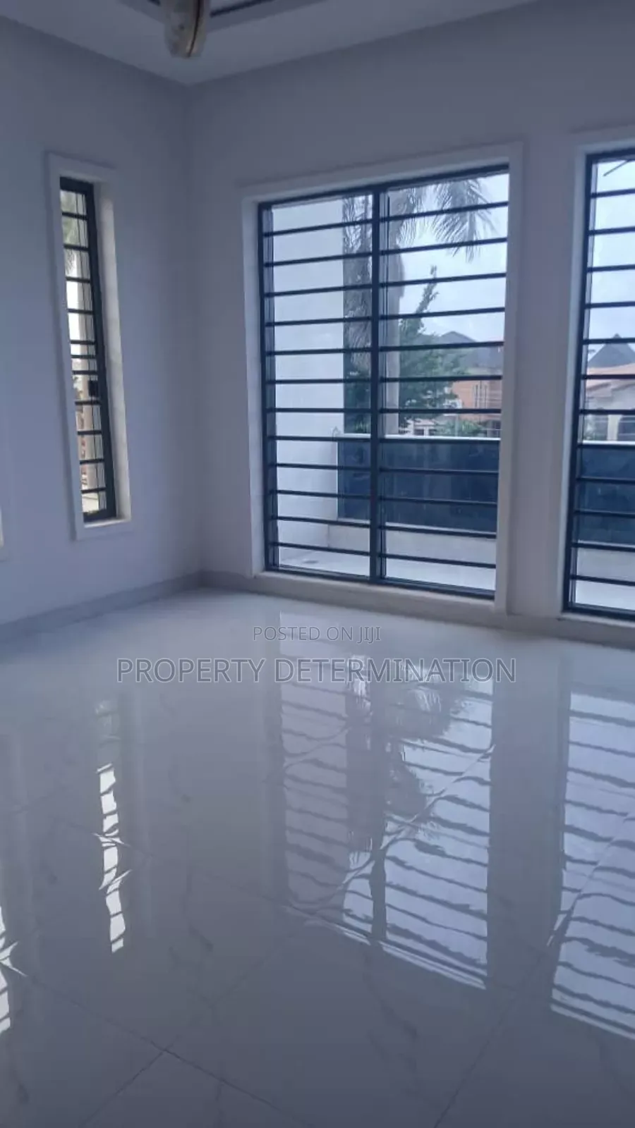 Furnished 3bdrm Block of Flats in Omole Phase 1 for sale in Omole Phase 1