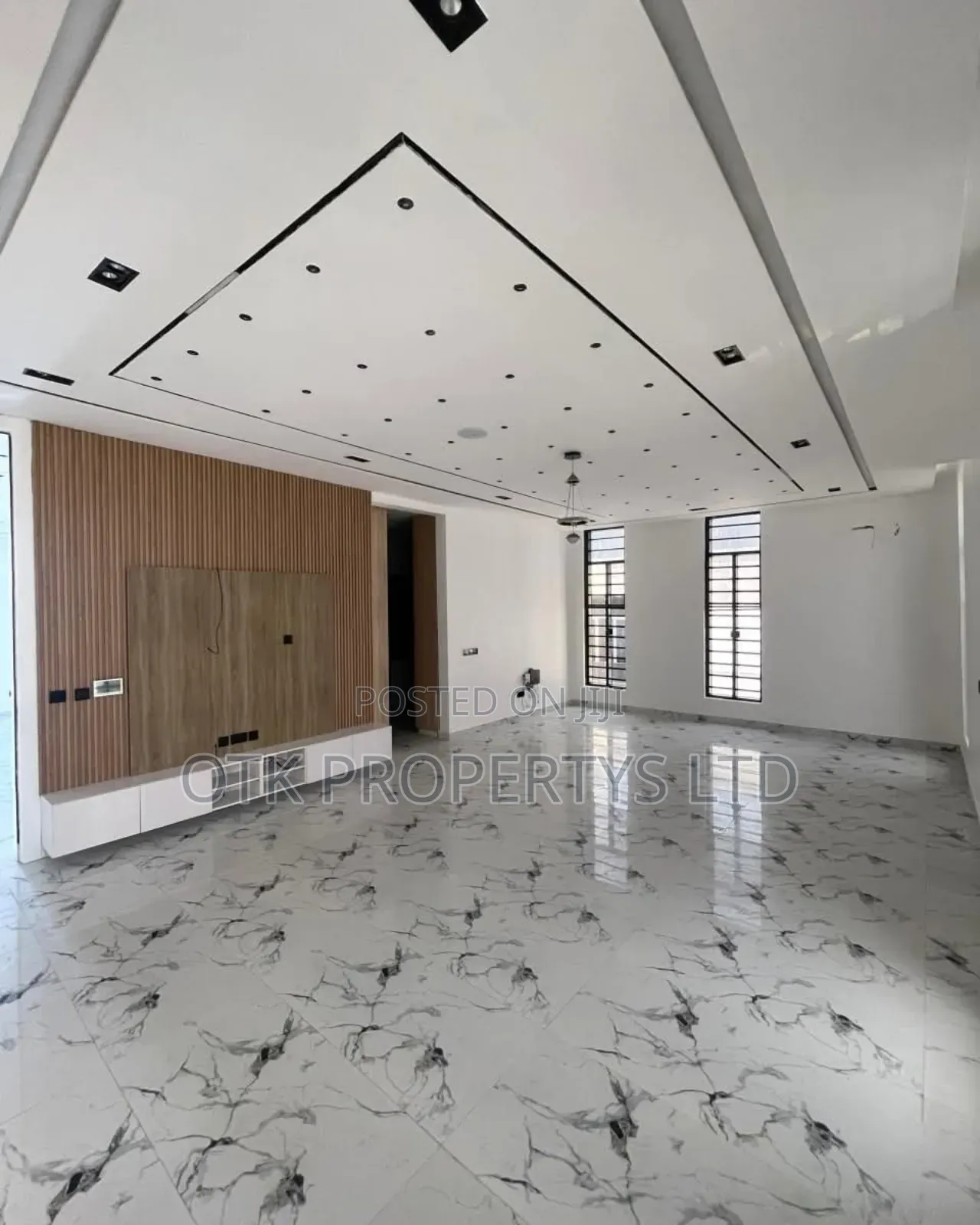 5bdrm Duplex in Osapa London Lekki  for sale in Osapa london