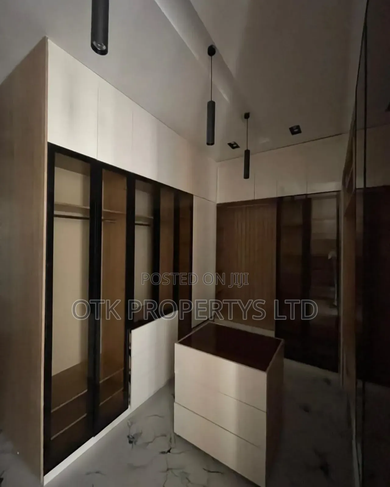 5bdrm Duplex in Osapa London Lekki  for sale in Osapa london