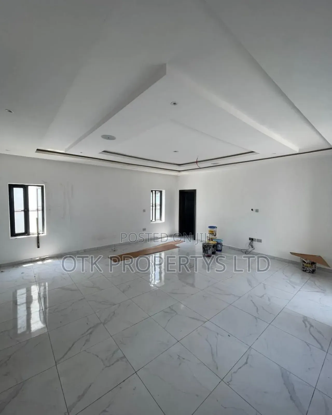 5bdrm Duplex in Osapa London Lekki for sale in Osapa london
