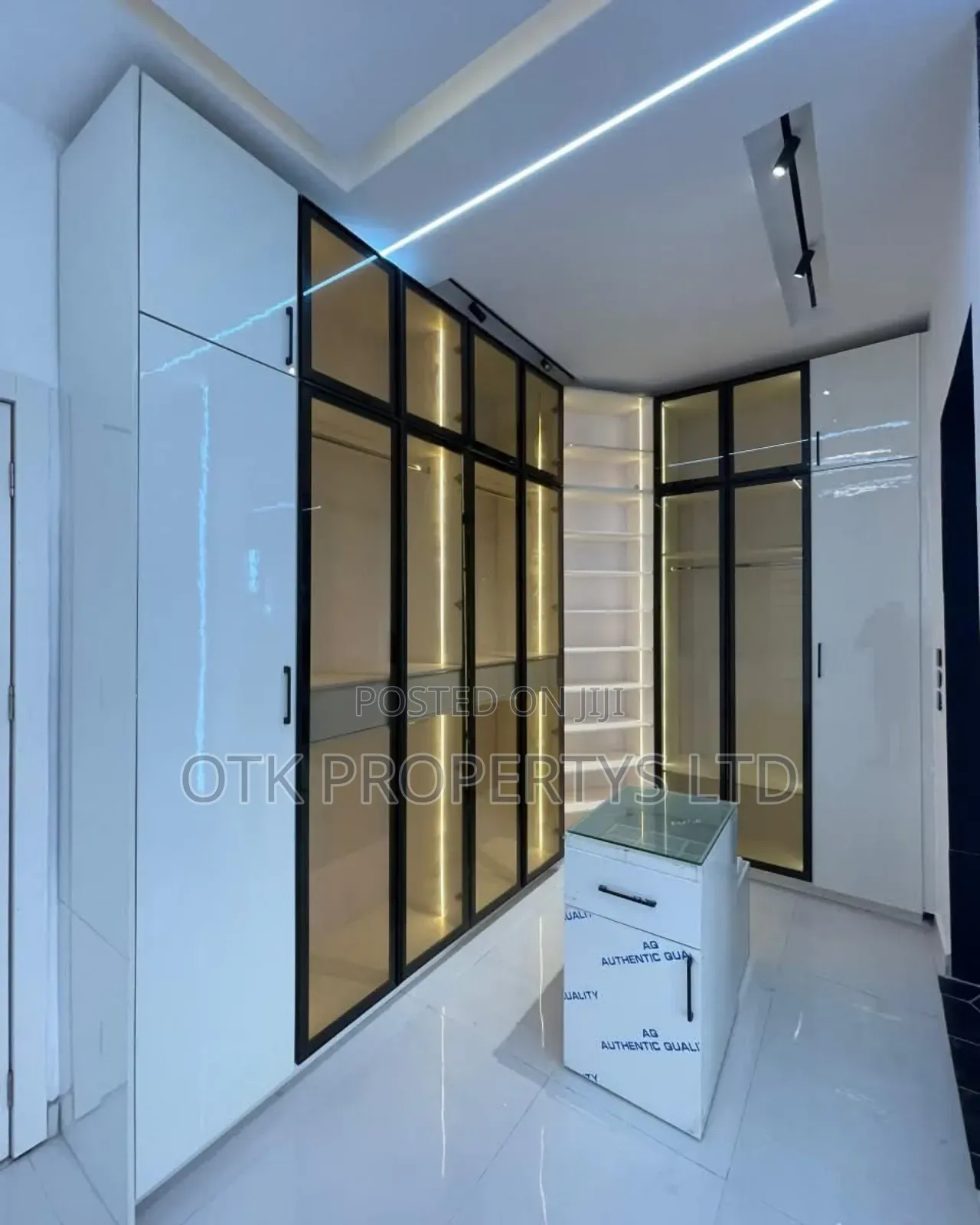 5bdrm Duplex in Ologolo Lekki Lagos, Osapa london for sale in Osapa london
