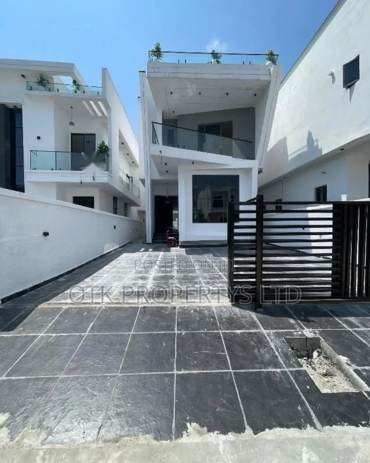 5bdrm Duplex in Ajah Lagos for sale in Ajah