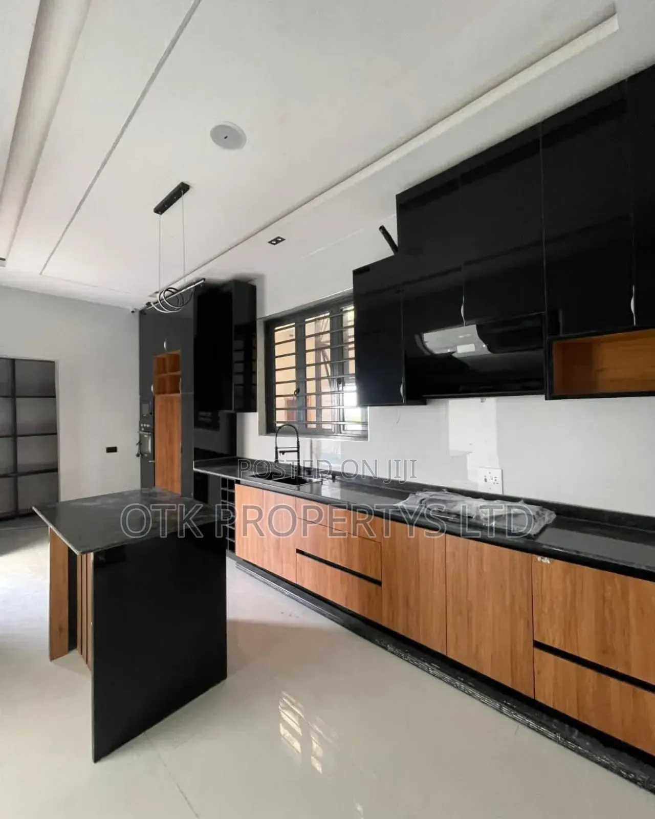 5bdrm Duplex in Ajah Lagos for sale in Ajah