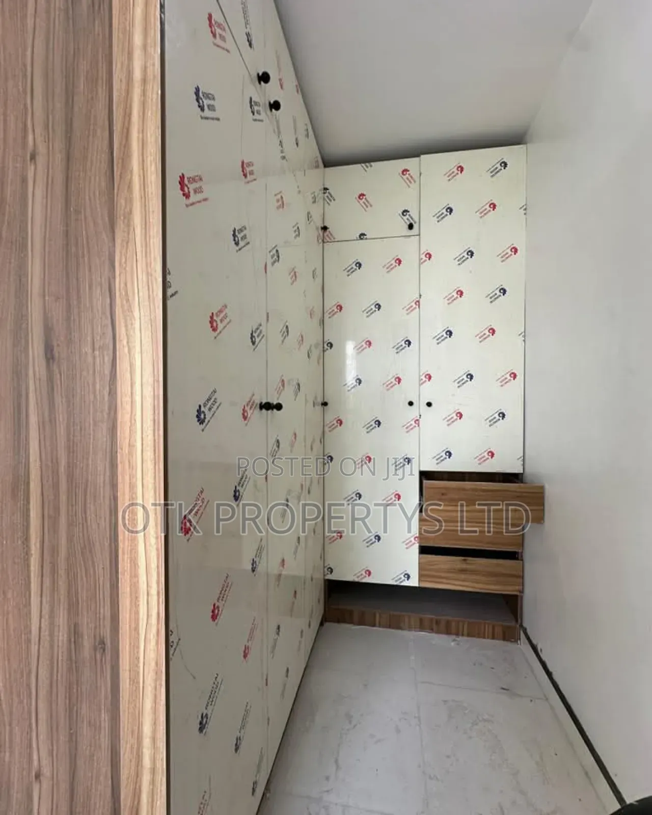 2bdrm Block of Flats in Oniru Vi Lagos, Orange Island for sale in Orange Island