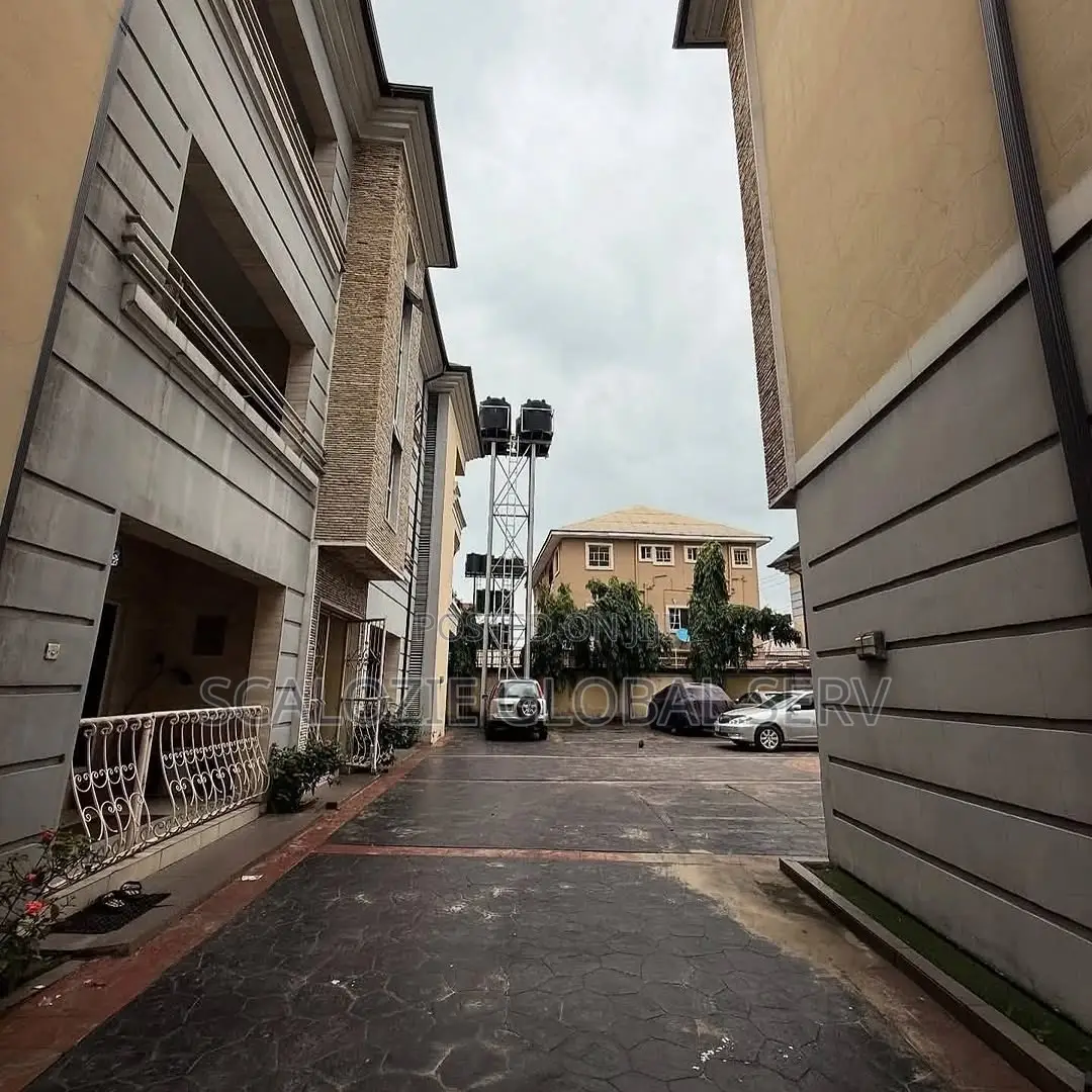 2bdrm Block of Flats in Ada George, New Layout for sale in New Layout