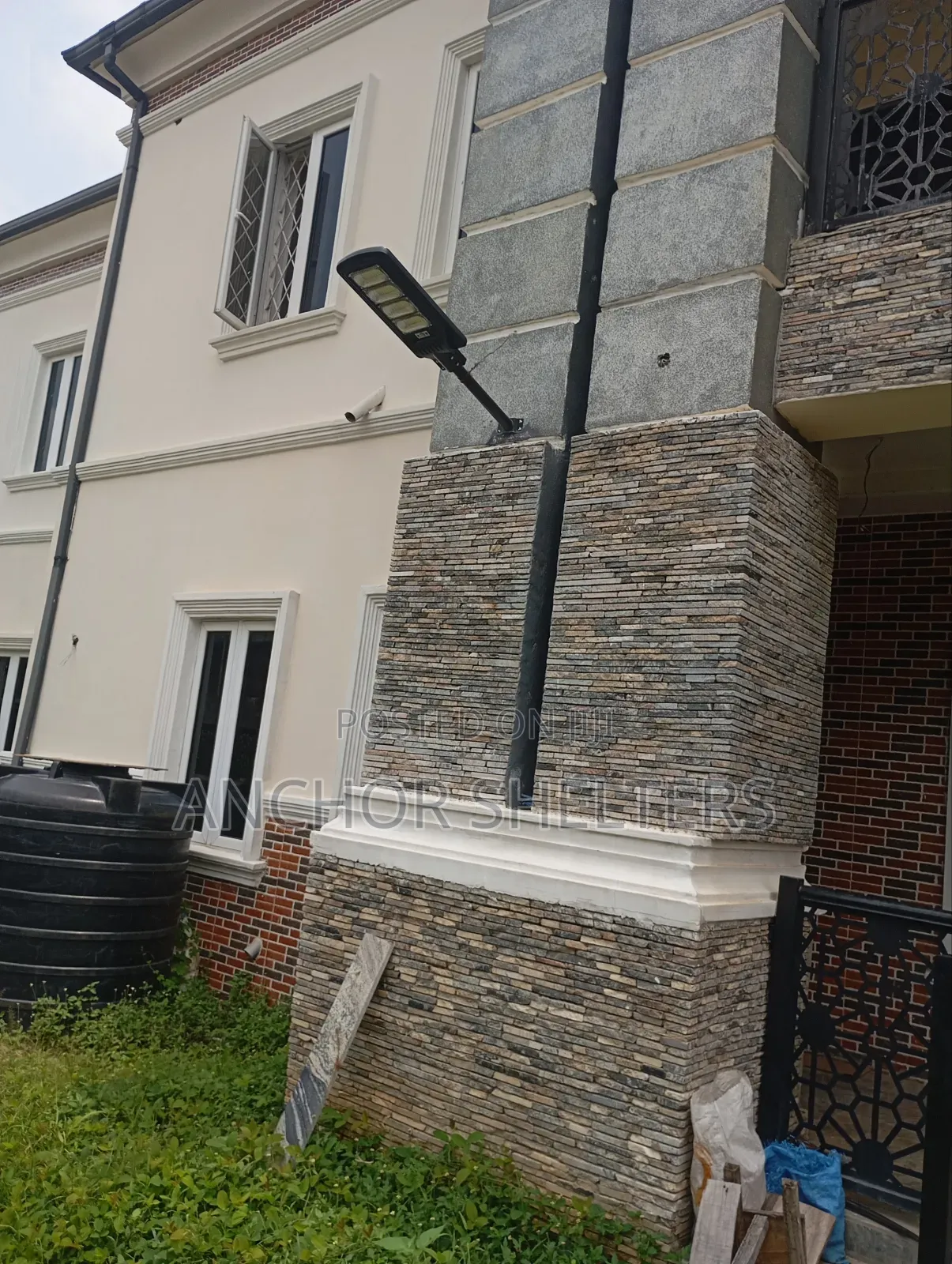6bdrm Duplex in Along Von Road Lugbe for sale in Lugbe District