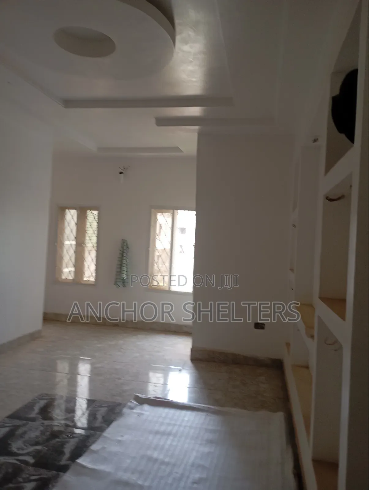 6bdrm Duplex in Along Von Road Lugbe for sale in Lugbe District