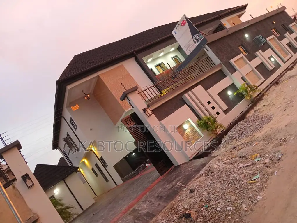 4 Bedroom Duplex in Sangotedo