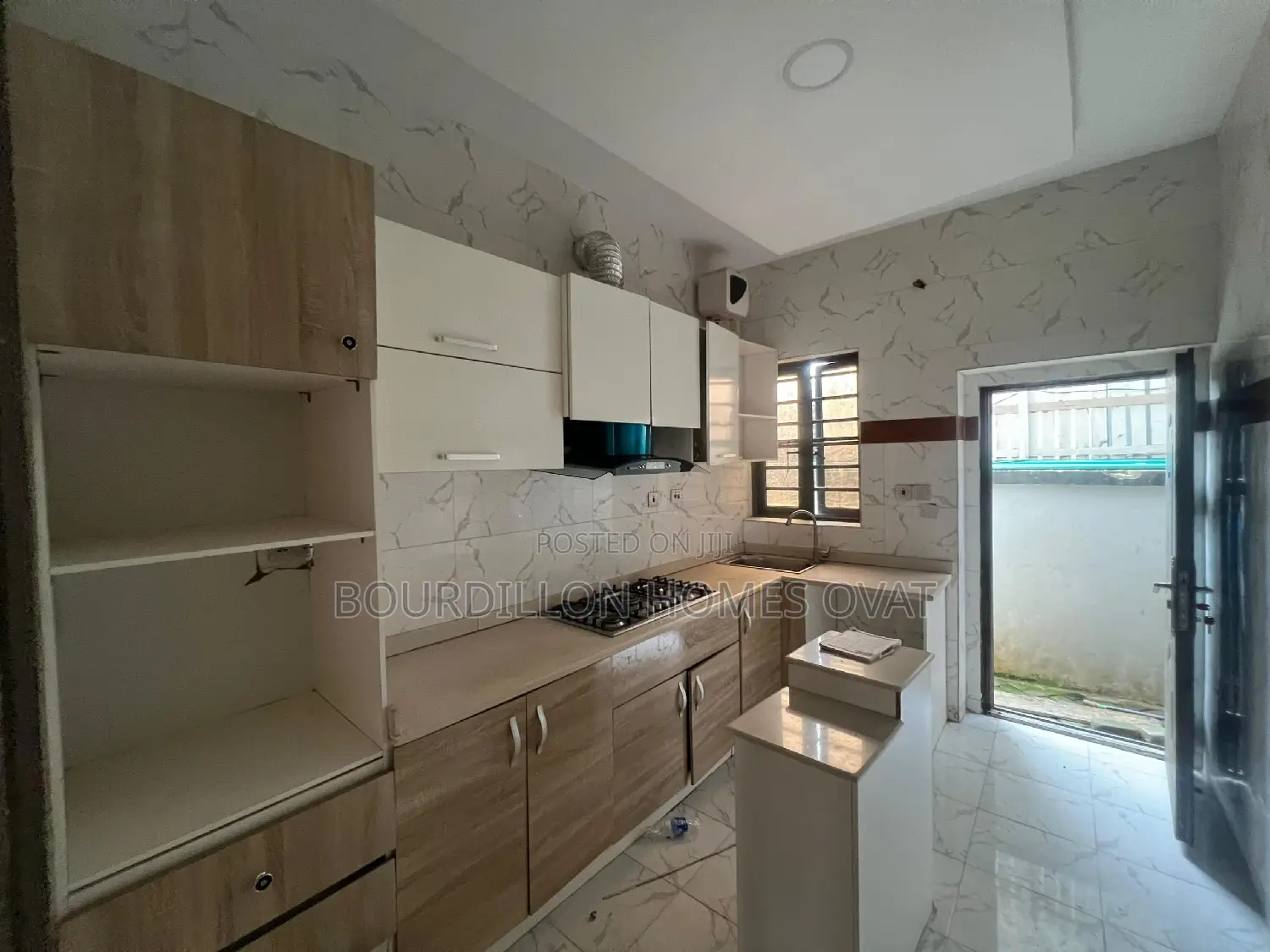 4bdrm Duplex in Ikota for rent in Ikota