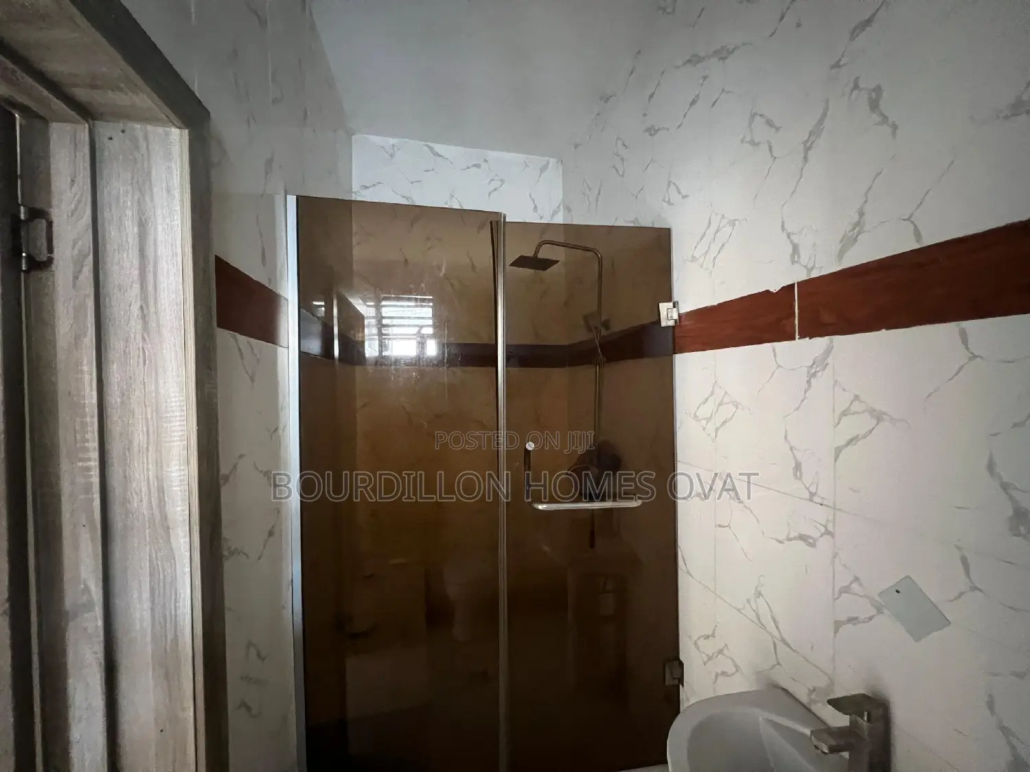 4bdrm Duplex in Ikota for rent in Ikota