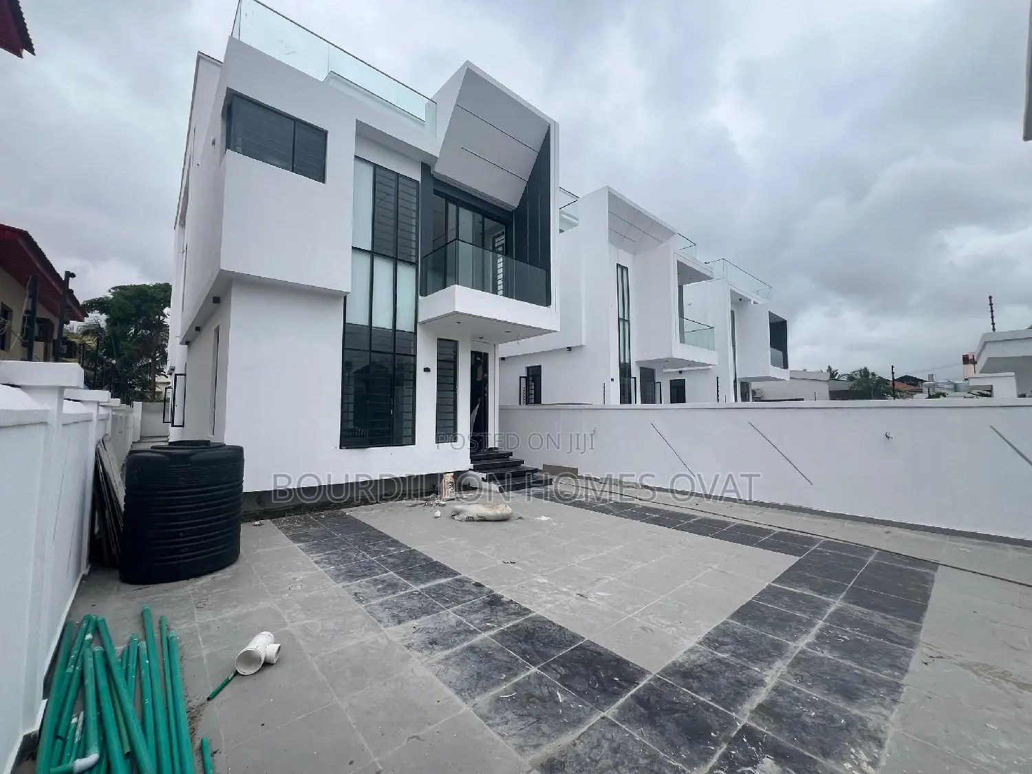 5bdrm Duplex in Lekki Phase 1 for sale in Lekki Phase 1
