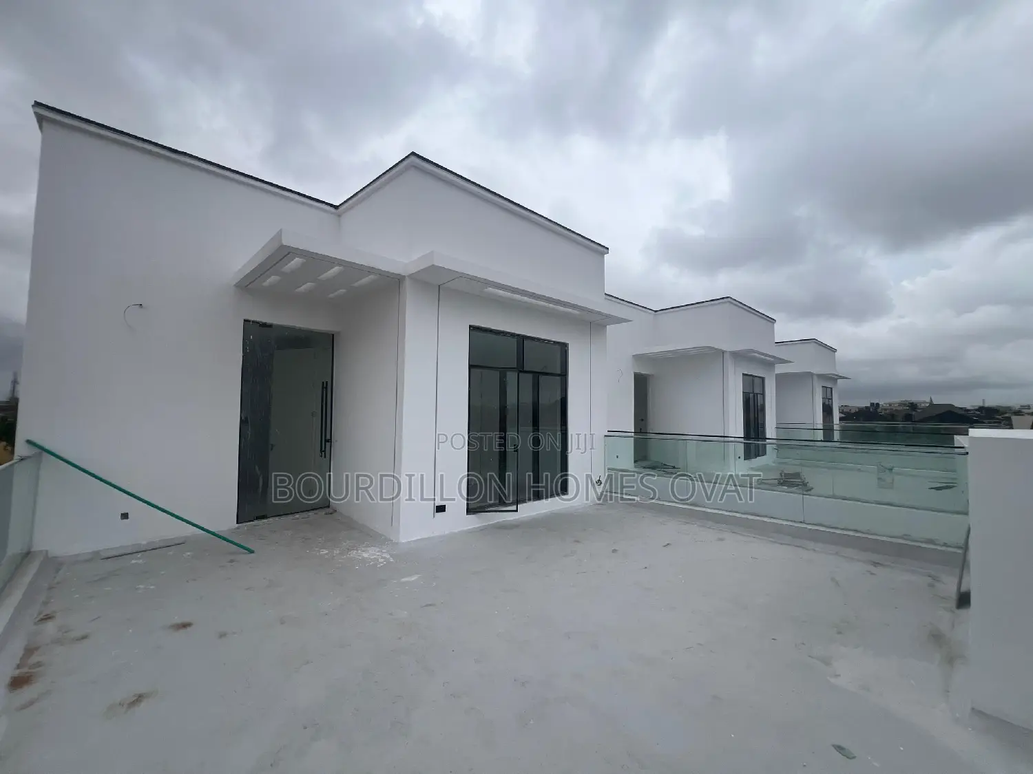 5bdrm Duplex in Lekki Phase 1 for sale in Lekki Phase 1