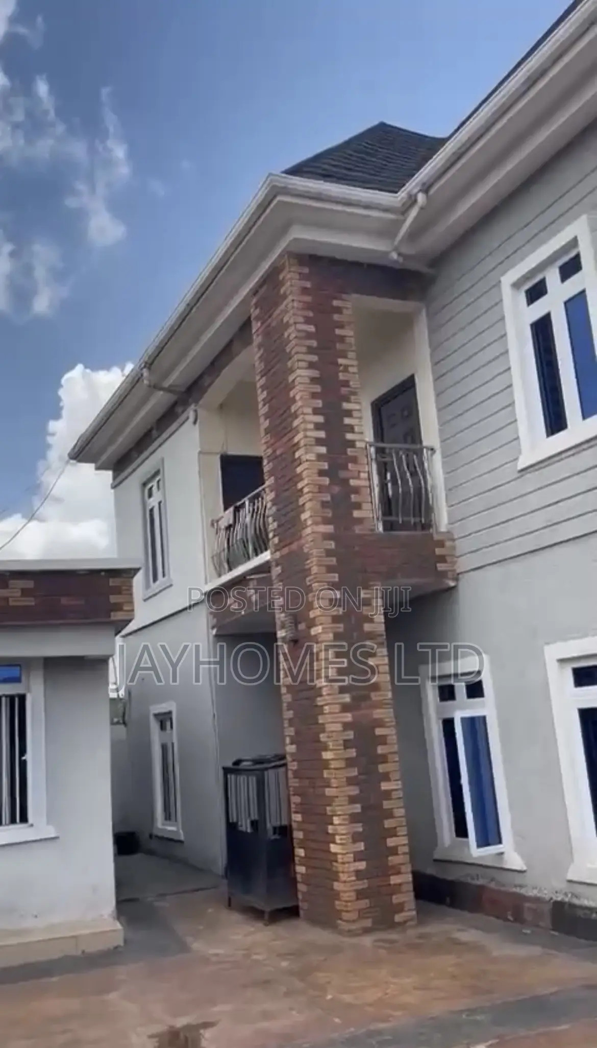 2bdrm Block of Flats in Federal Housing, Oshimili South for sale in Oshimili South