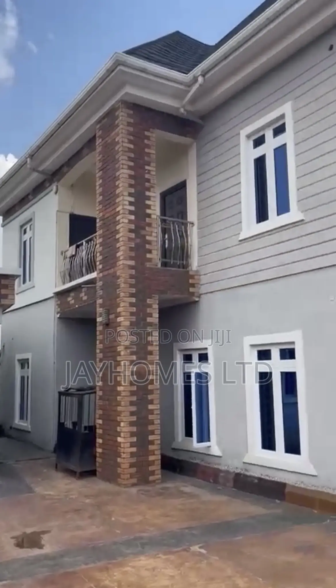 2bdrm Block of Flats in Federal Housing, Oshimili South for sale in Oshimili South