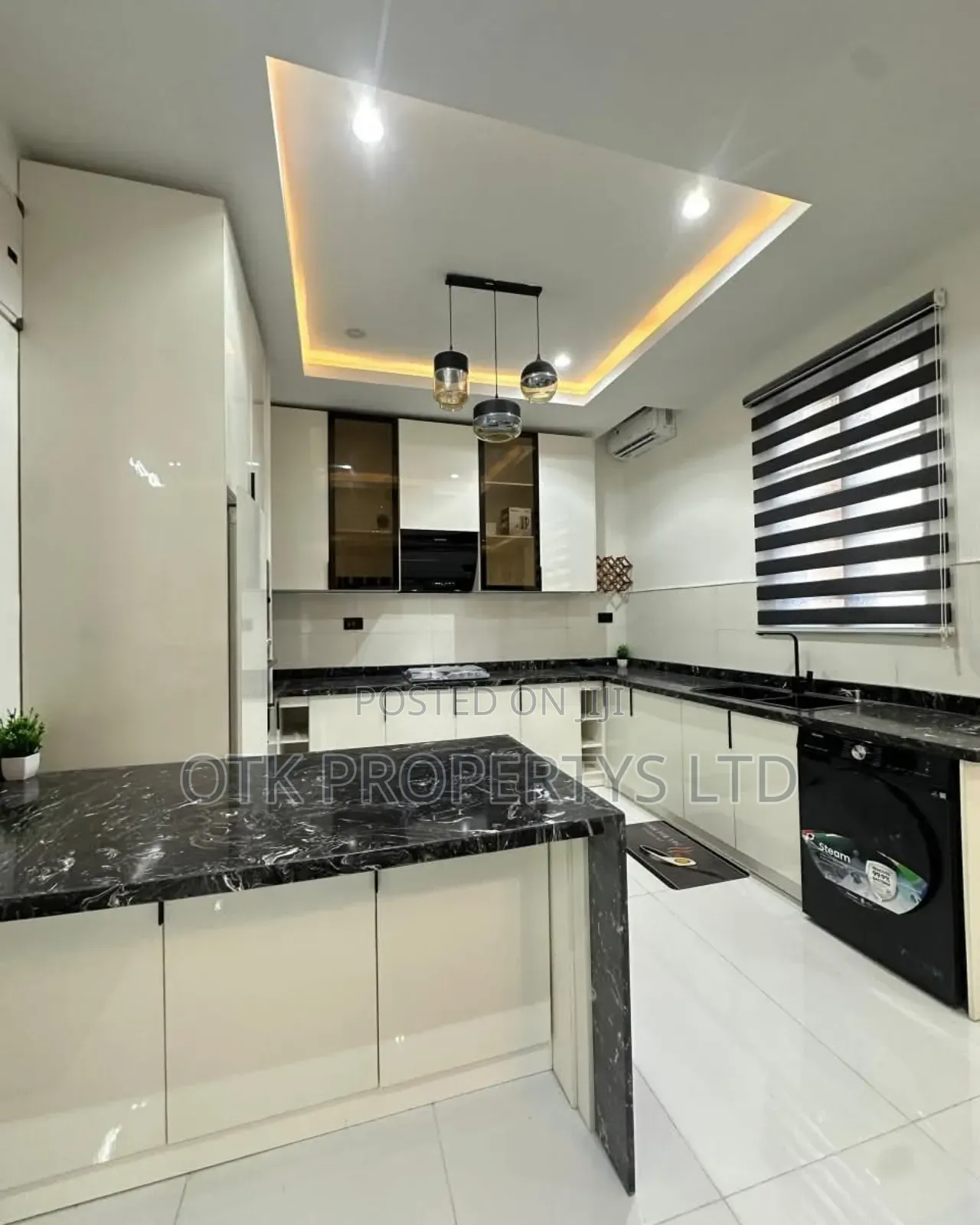 Furnished 3bdrm Block of Flats in Lekki Phase 1 Lagos for sale in Lekki Phase 1