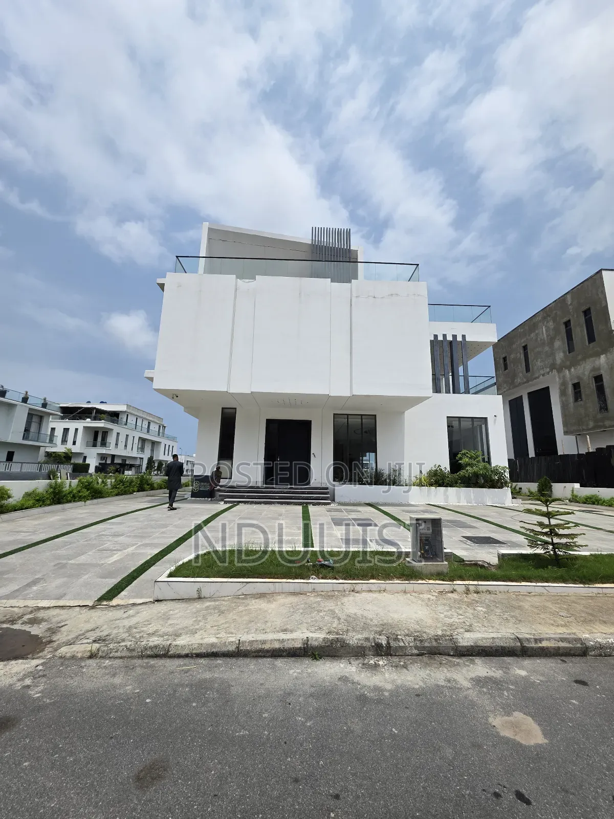 5bdrm Duplex in Cowrie Creek, Lekki Phase 1 for sale in Lekki Phase 1