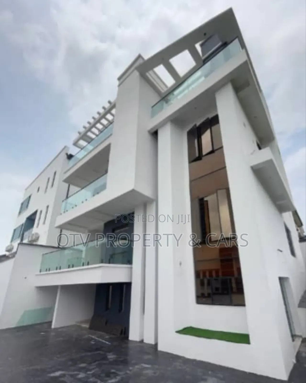 Furnished 5bdrm Duplex in GRA Phase 1 for sale in GRA Phase 1