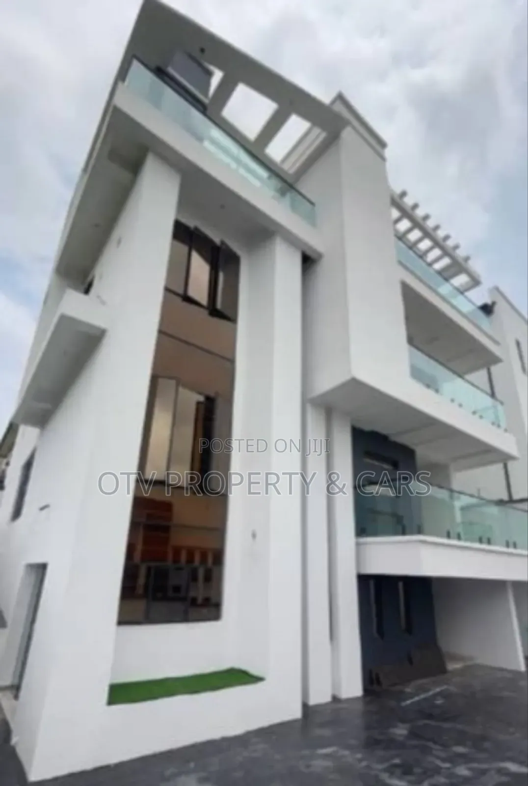 Furnished 5bdrm Duplex in GRA Phase 1 for sale in GRA Phase 1