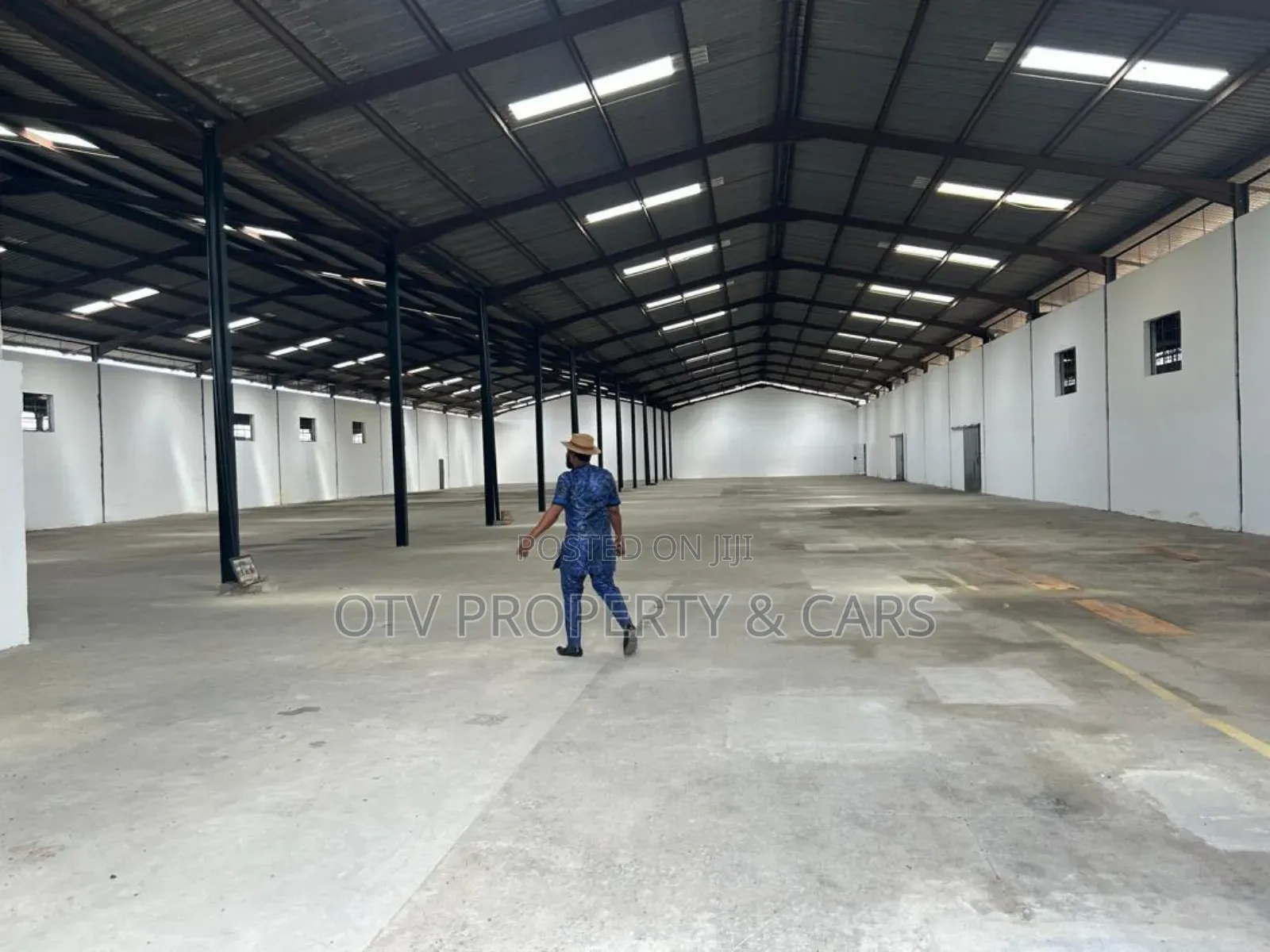 Warehouse Several Buildings. For Sale in Oregun