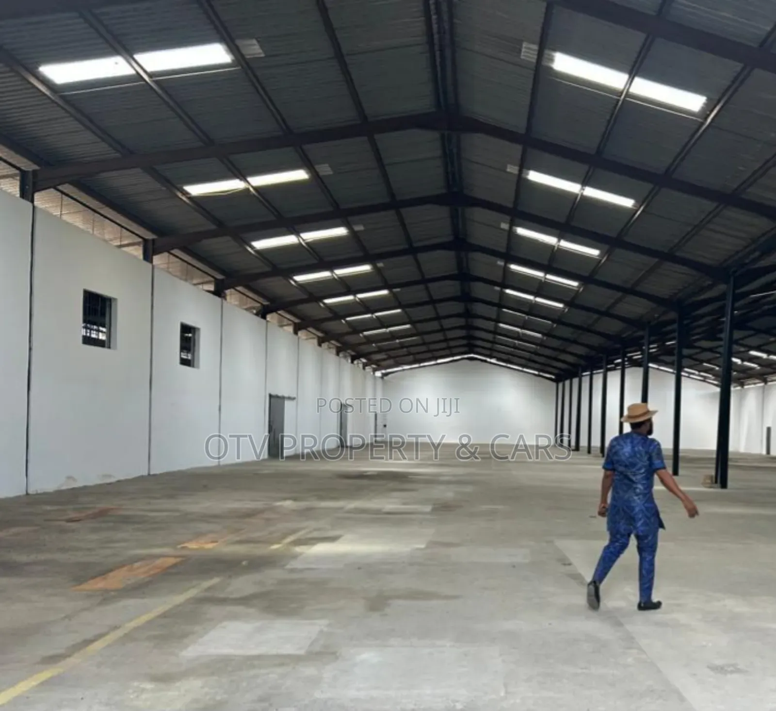 Warehouse Several Buildings. For Sale in Oregun