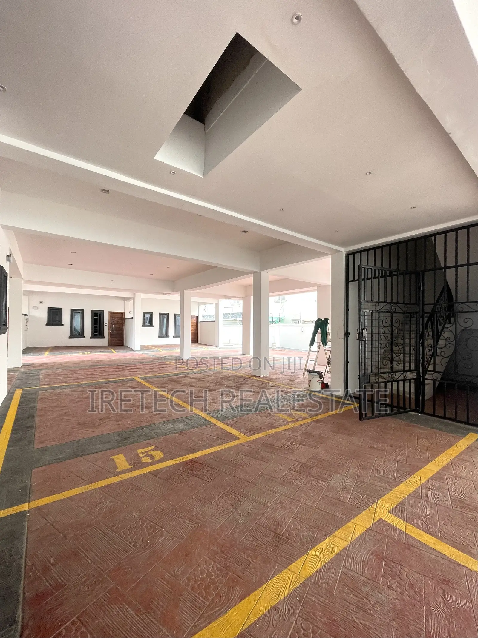 2bdrm Apartment in Ologolo, Lekki for sale in Lekki