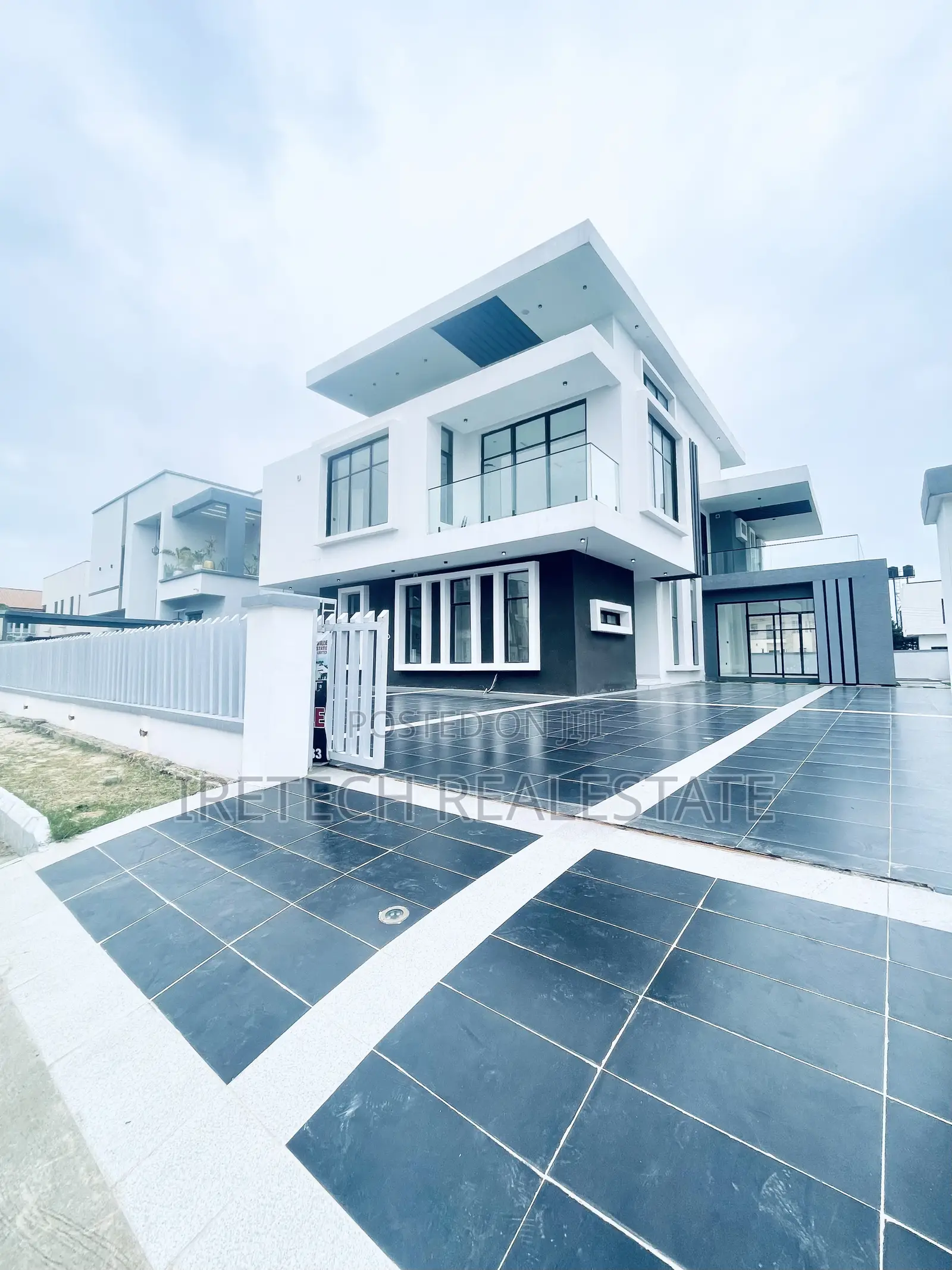 5 Bedroom Fully Detached With Pool, Gym Space And Cinema in Lekki