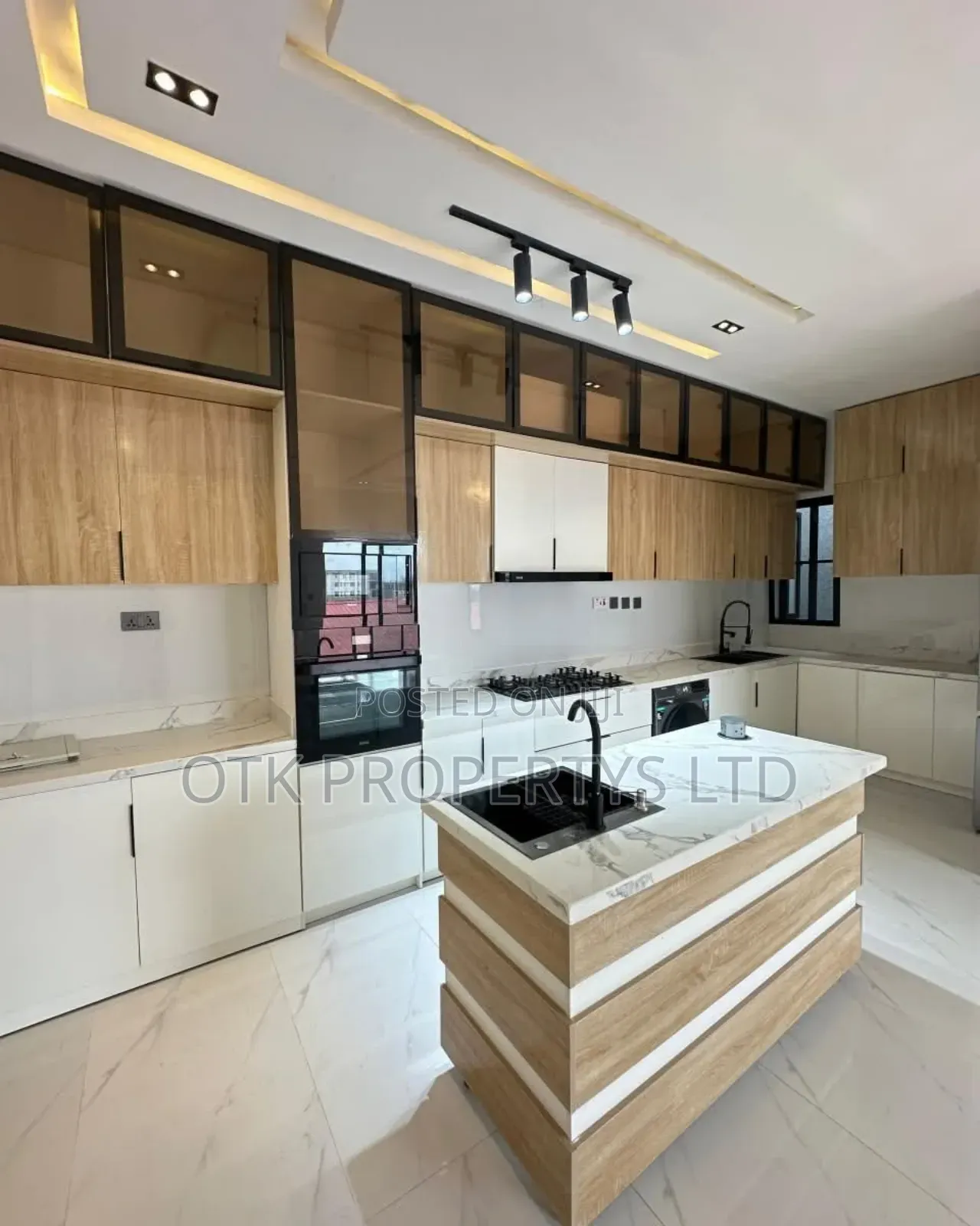 2bdrm Block of Flats in Ikate Lekki Lagos for sale in Lekki
