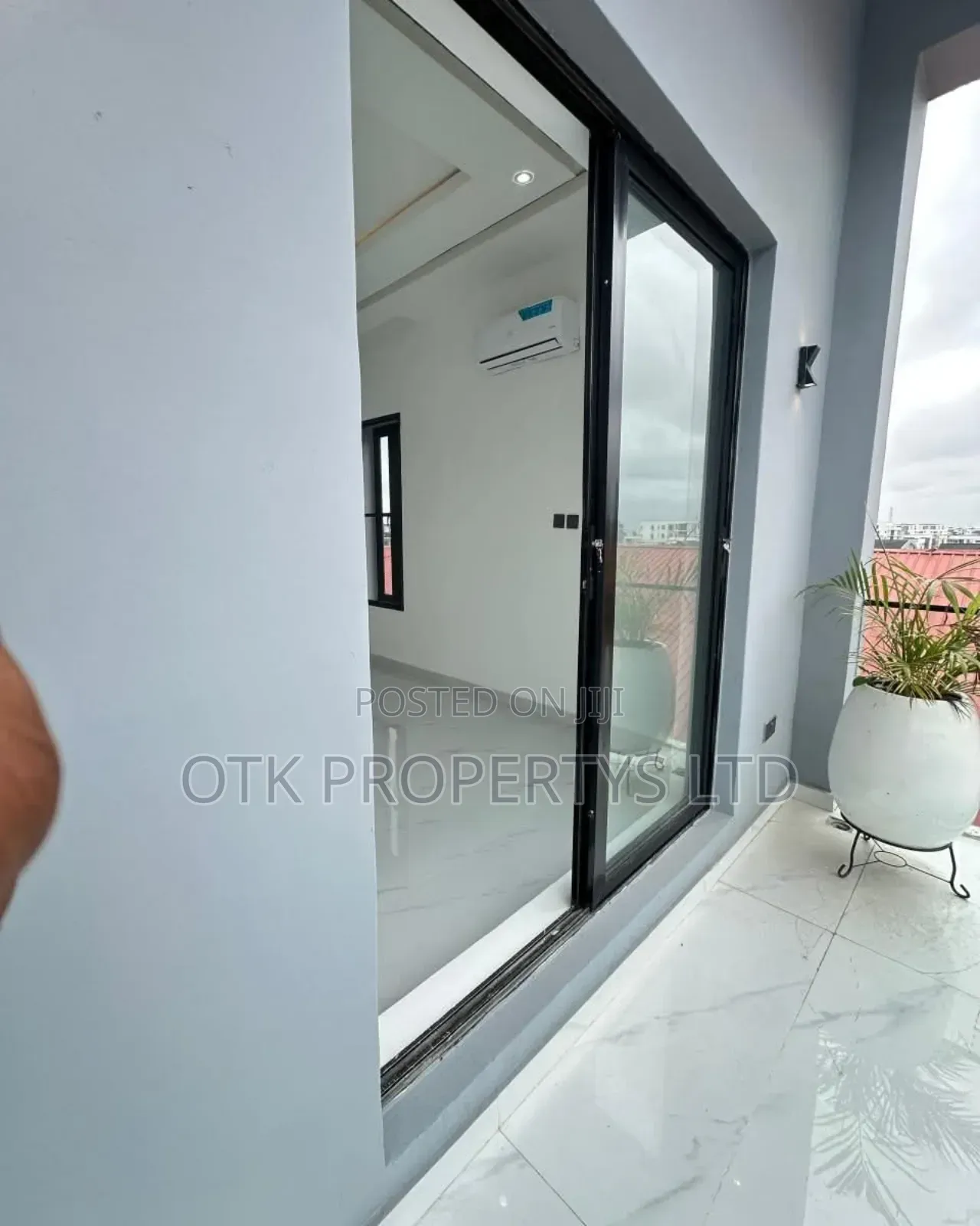2bdrm Block of Flats in Ikate Lekki Lagos for sale in Lekki