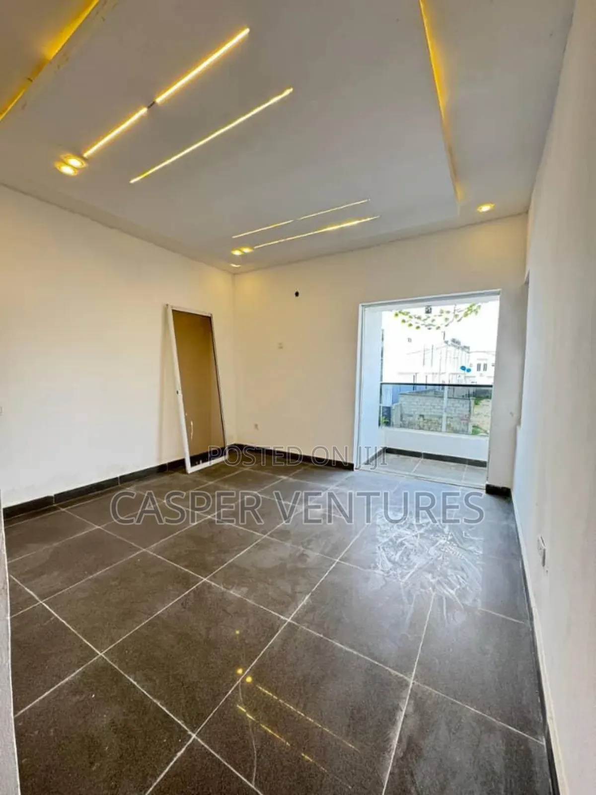 4bdrm Duplex in Lekki County, Ikota for sale in Ikota