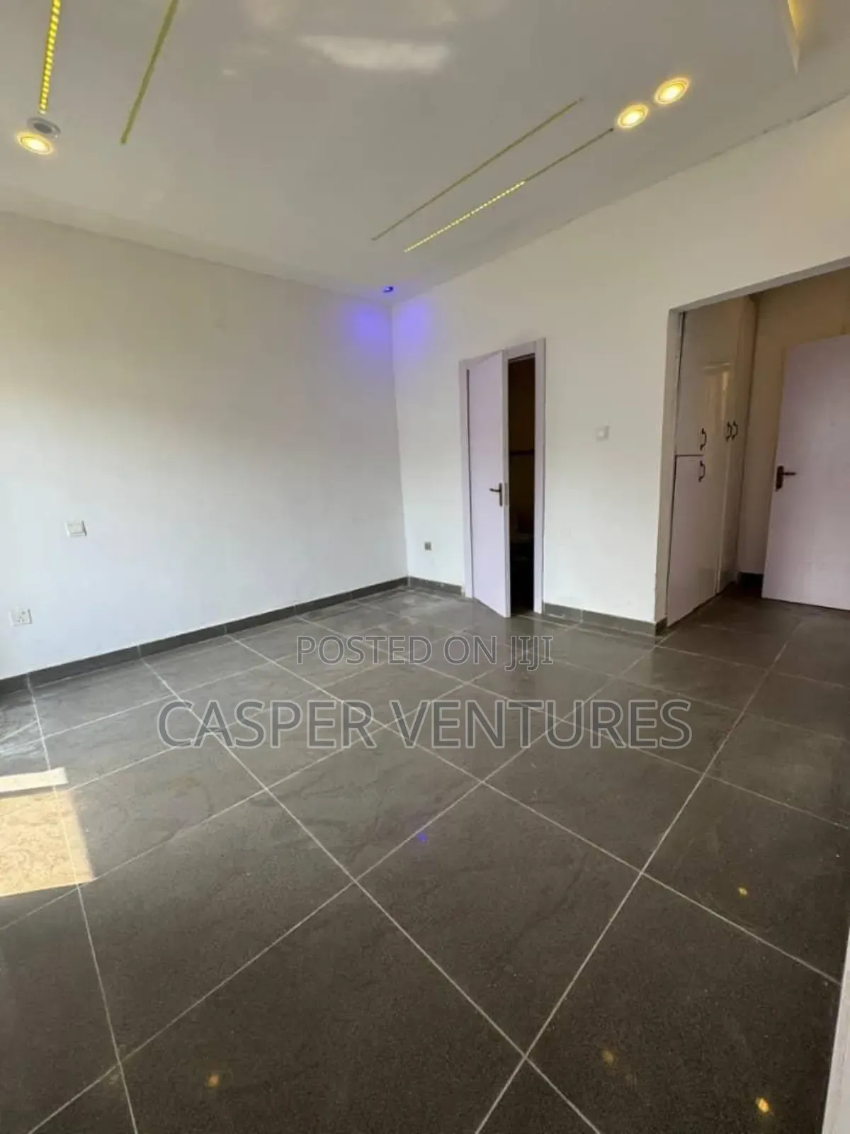 4bdrm Duplex in Lekki County, Ikota for sale in Ikota