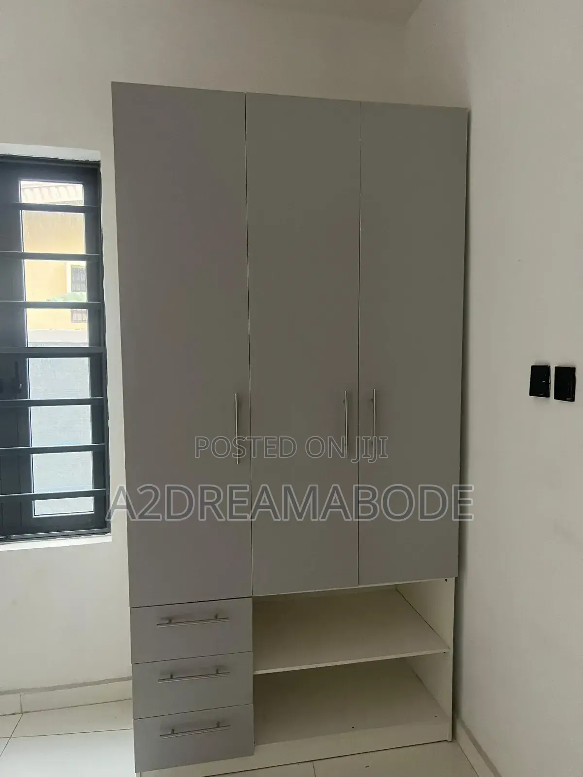 3bdrm Apartment in Magodo Phase 2 Gra, Ikeja for sale in Ikeja