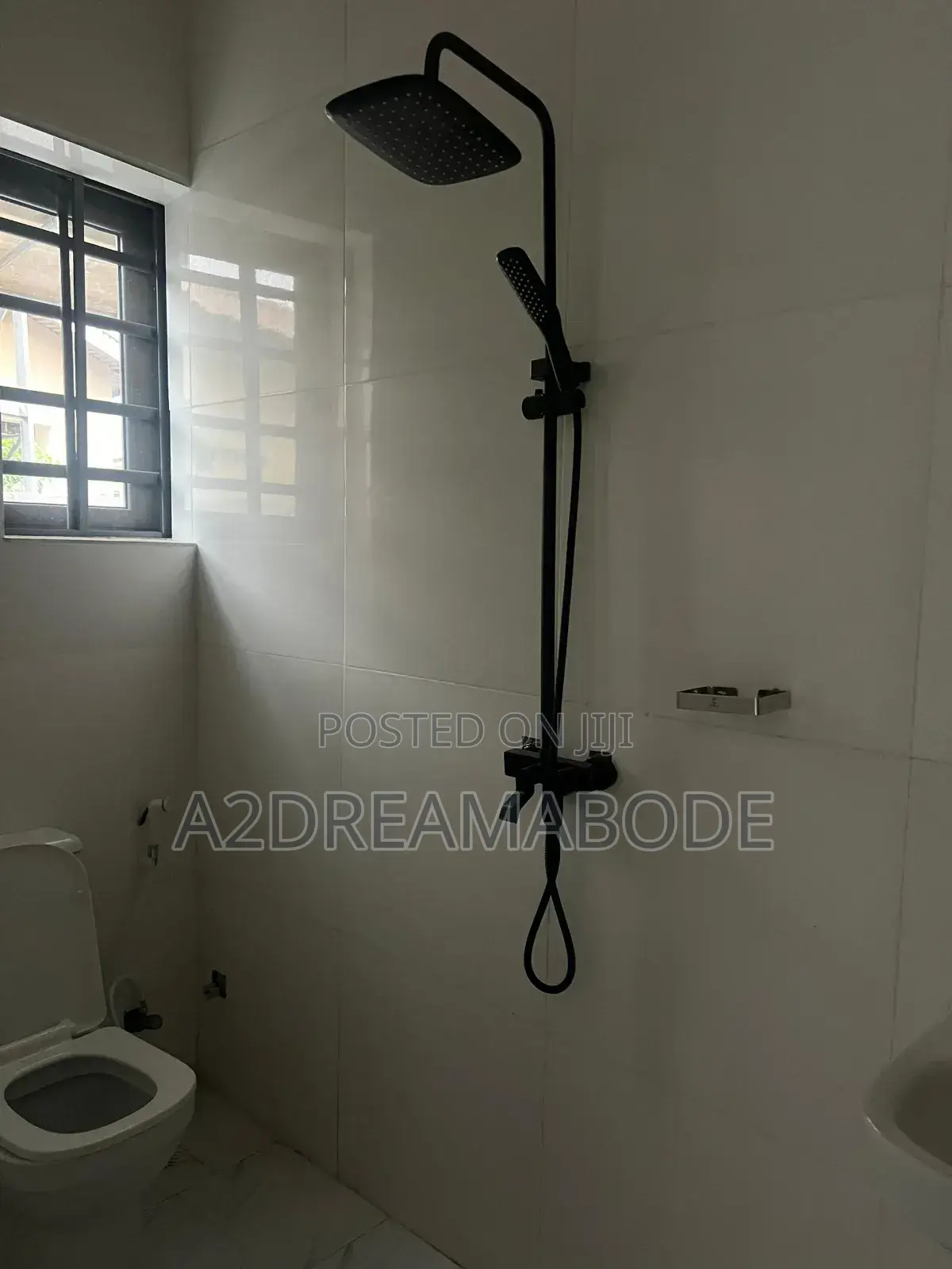 3bdrm Apartment in Magodo Phase 2 Gra, Ikeja for sale in Ikeja