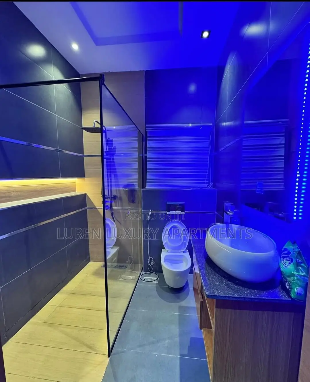 1 Bedroom Fully Automated Luxury Apartment At Wuse 2, Abuja in Wuse 2
