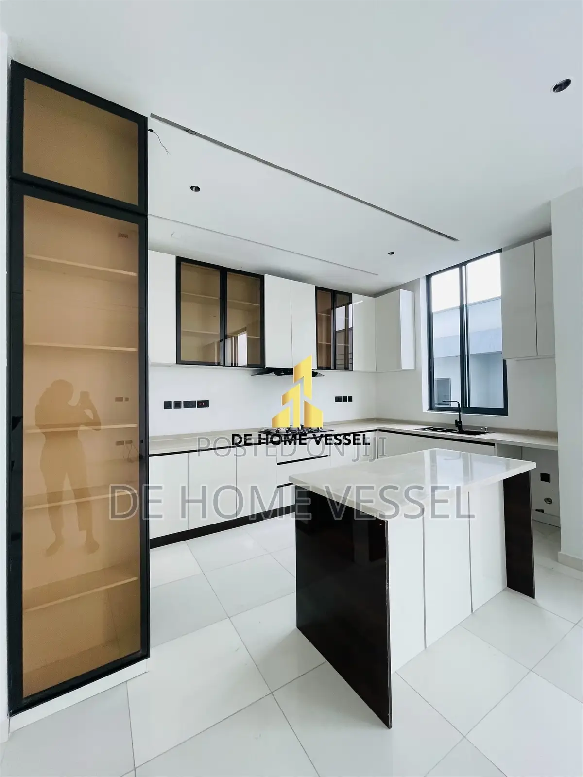2bdrm Apartment in Victoria Island for sale in Victoria Island