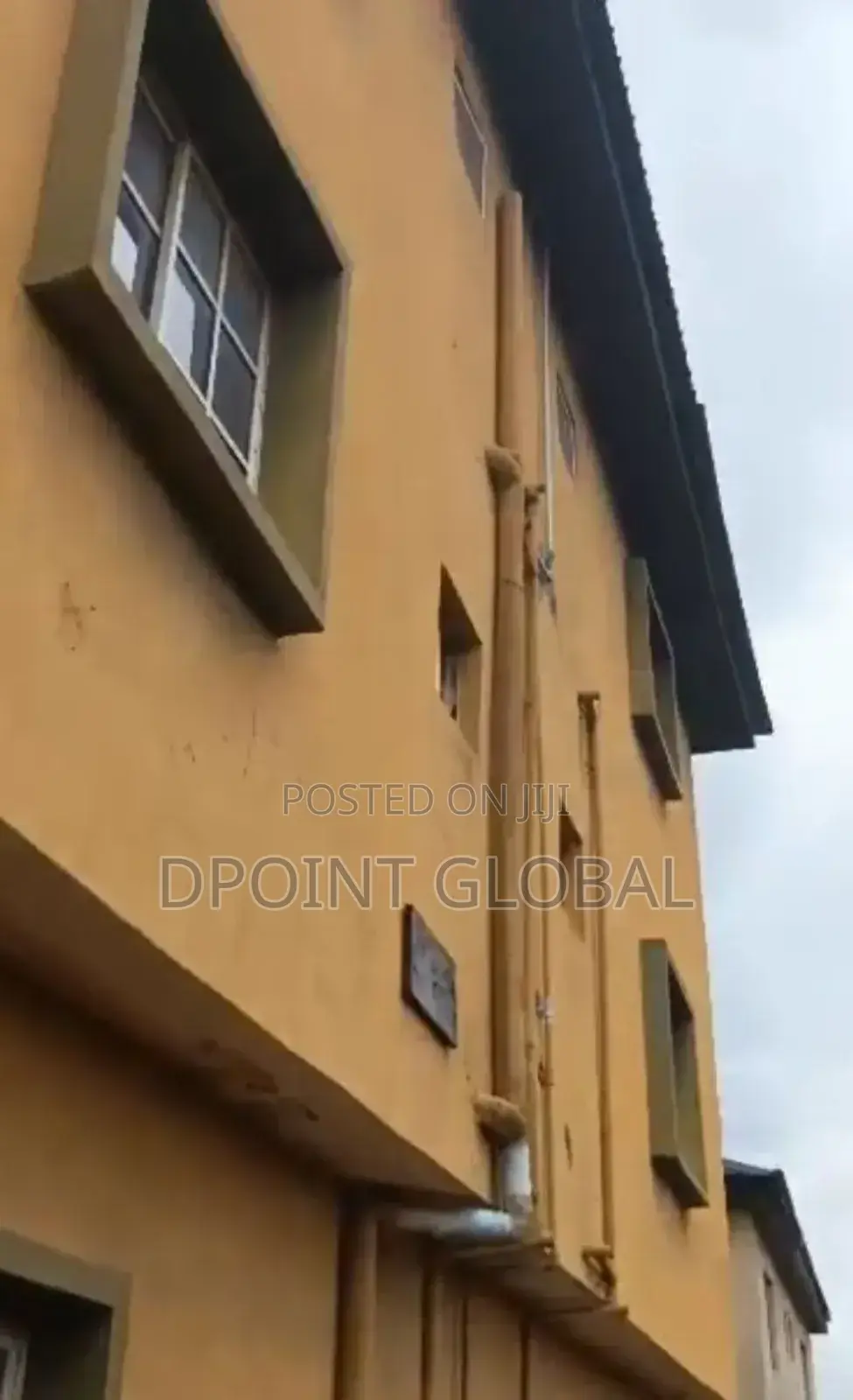 18bdrm Block of Flats in Gowon, Egbeda for sale in Egbeda