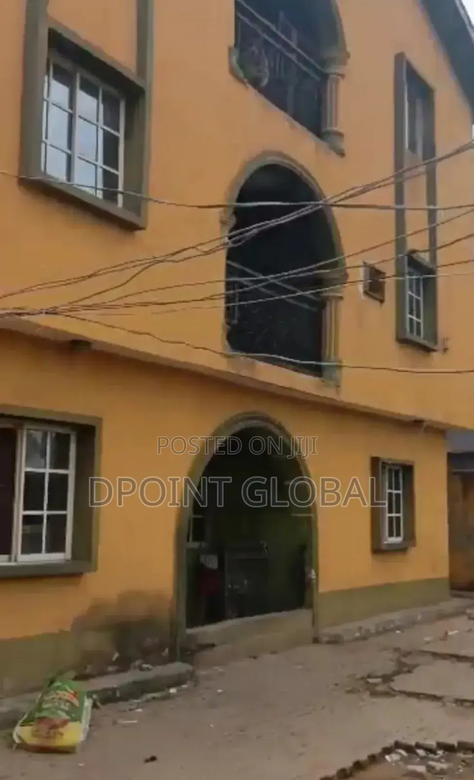 18bdrm Block of Flats in Gowon, Egbeda for sale in Egbeda