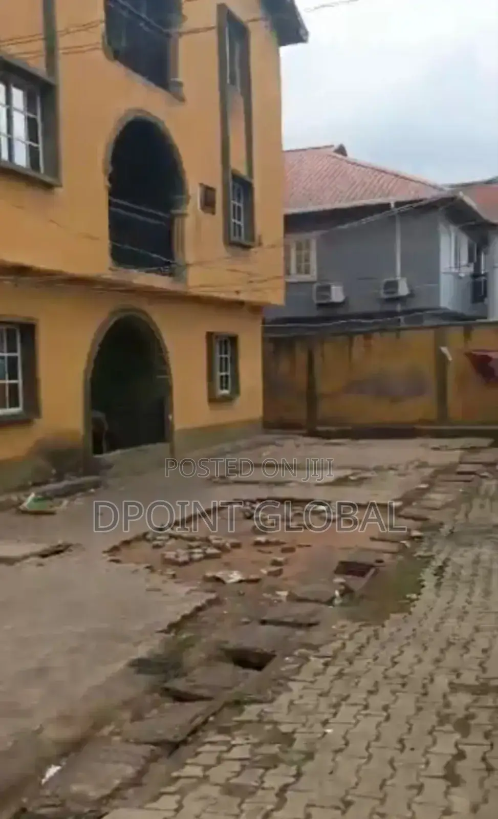 18bdrm Block of Flats in Gowon, Egbeda for sale in Egbeda