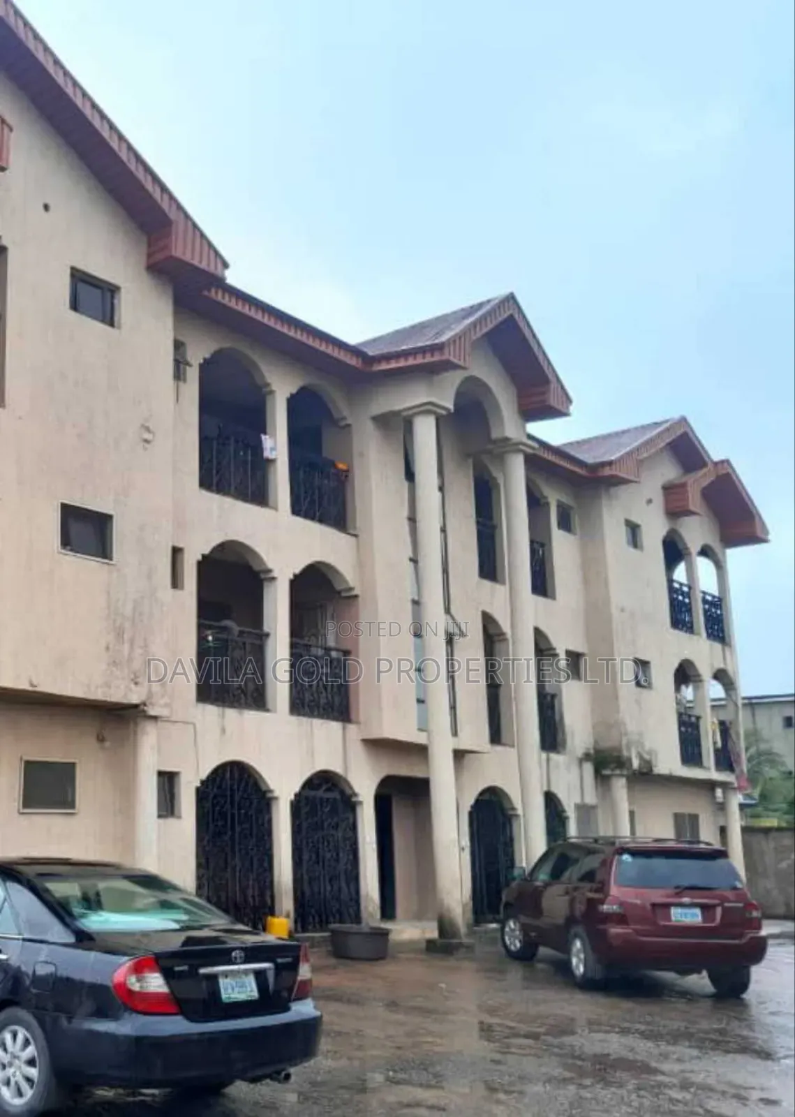 18bdrm Block of Flats in Benin City for sale in Benin City